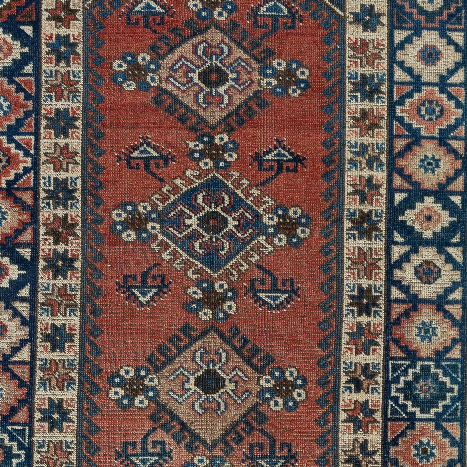 4x6 Ft Traditional Vintage Handmade Turkish Rug with Medallions, Colorful Carpet In Good Condition For Sale In Philadelphia, PA