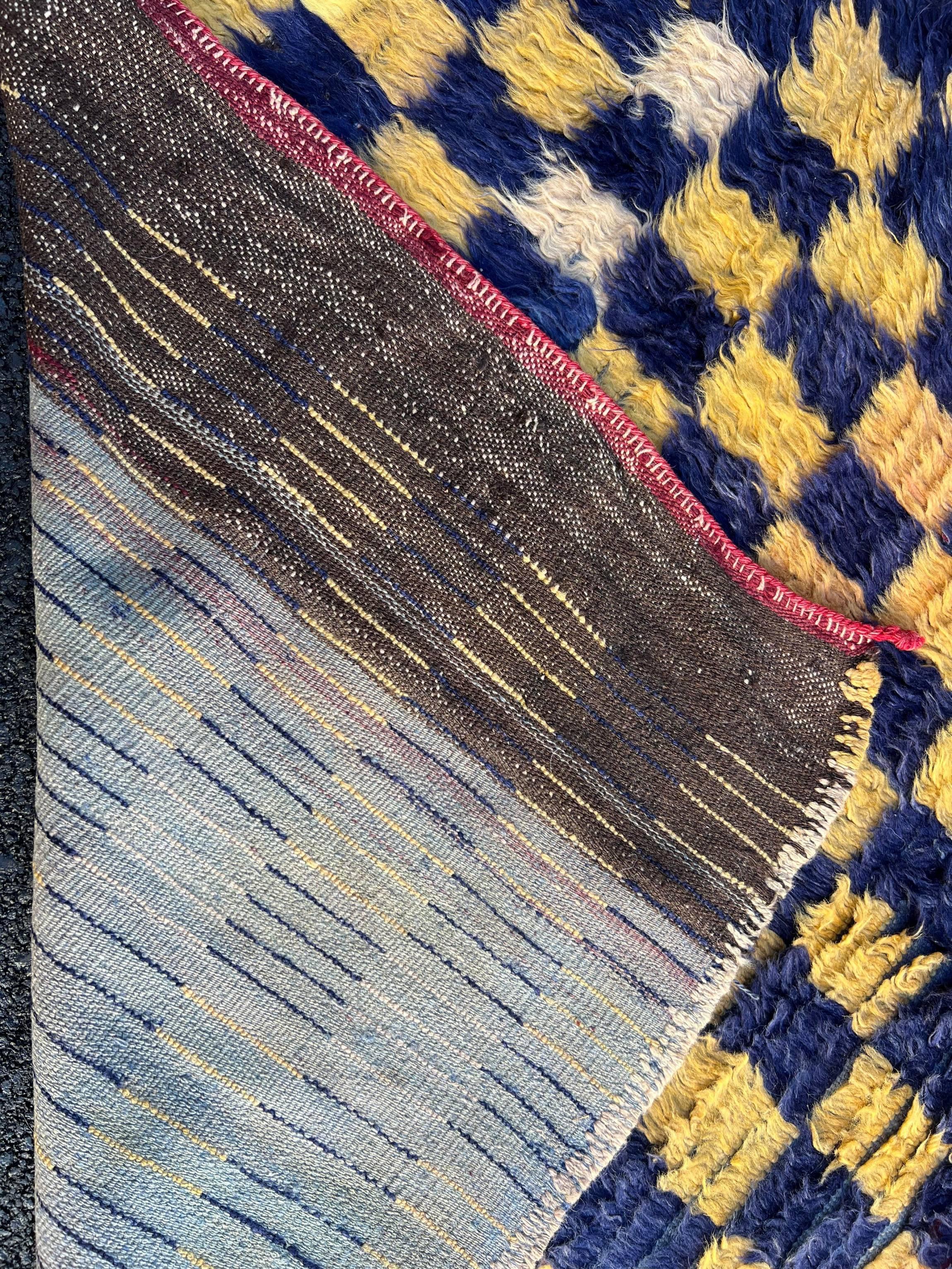 Ein handgeknüpfter Vintage-Teppich 