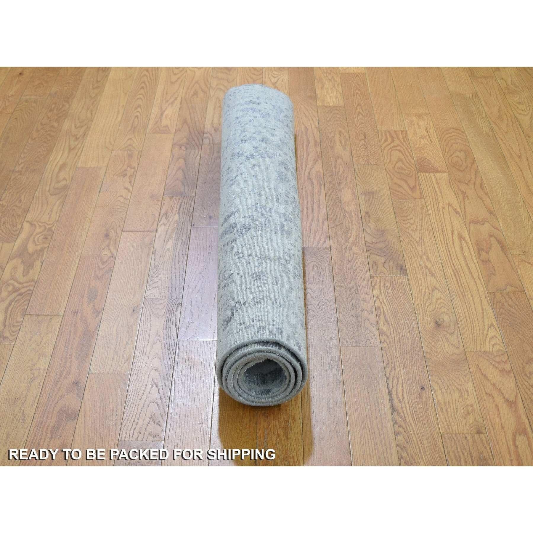 4'x6' Grauer abstrakter Teppich aus Wolle und Seide mit Hi-Low Pile Denser Gewebe in abstraktem Design (Handgeknüpft) im Angebot