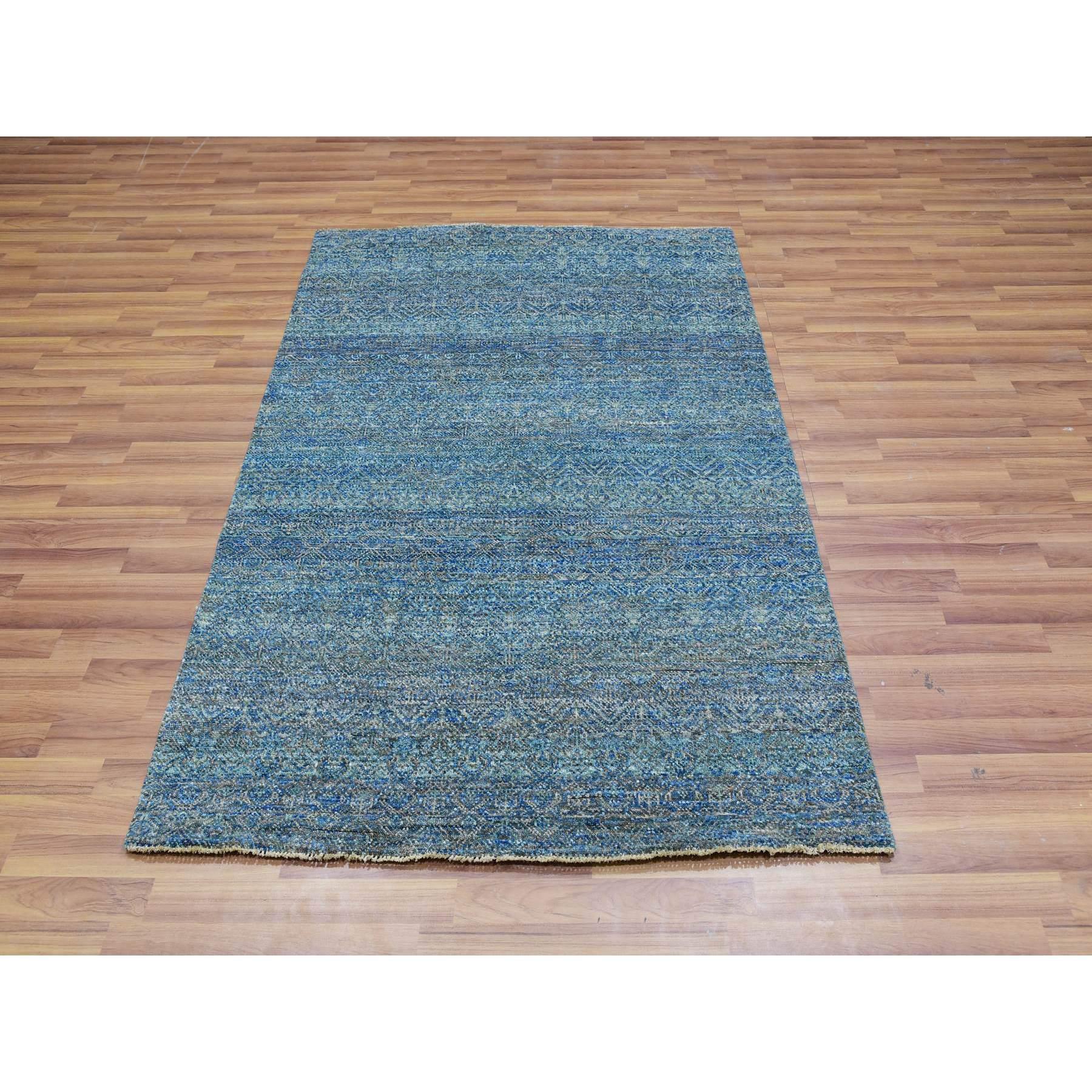 Castleton Green, Kohinoor Herat, 100% laine, motif répétitif en forme de diamant, noué à la main sans bordure, ton sur ton, tapis d'Orient
Matières premières : Laine
Latex : Pas de poils 
hauteur : 0,25 pouces
Style : Transitionnel
Couleur primaire