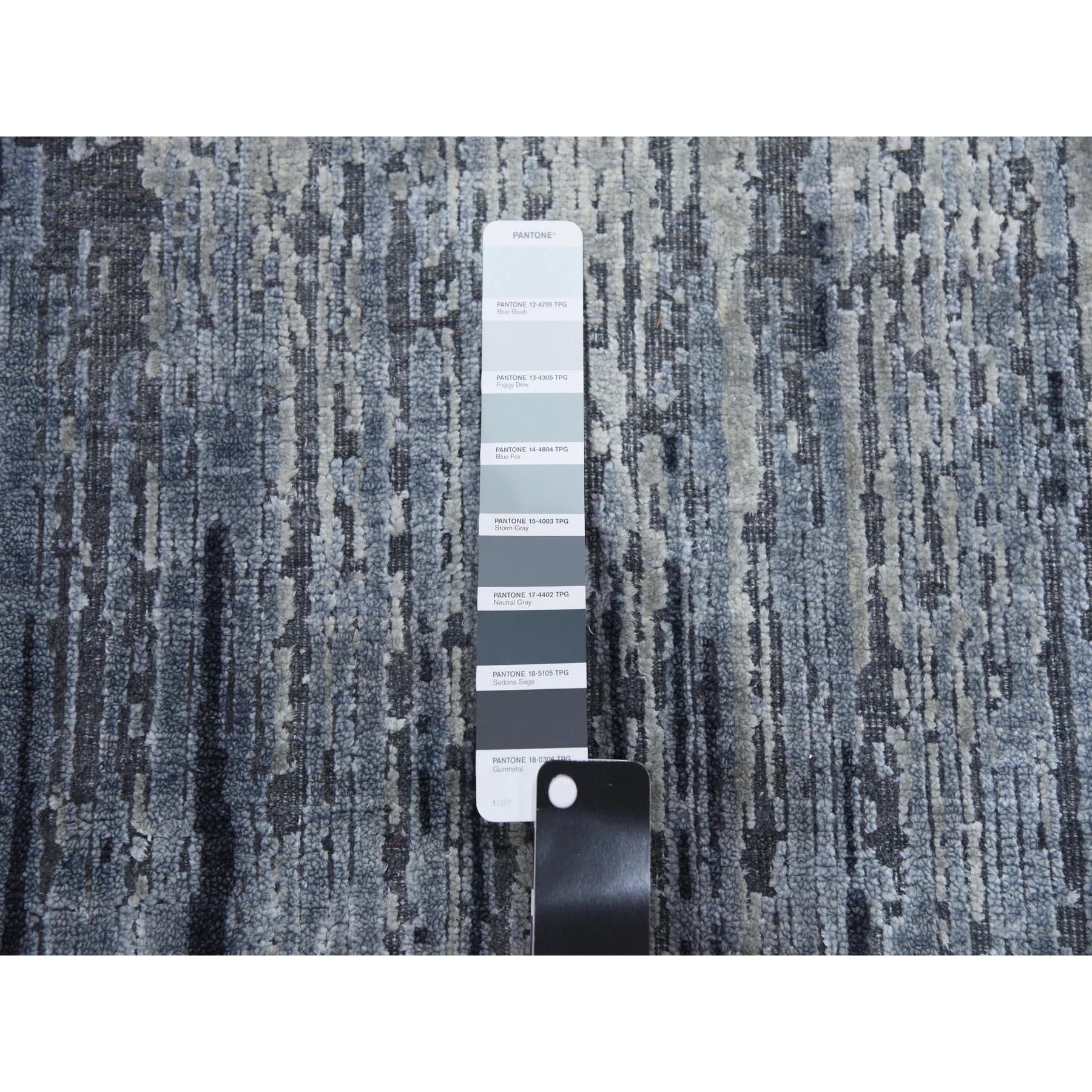 4'x6' Handgeknüpftes Vertikales Ombre Design Reine Seide mit strukturierter Wolle Teppich (Indisch) im Angebot