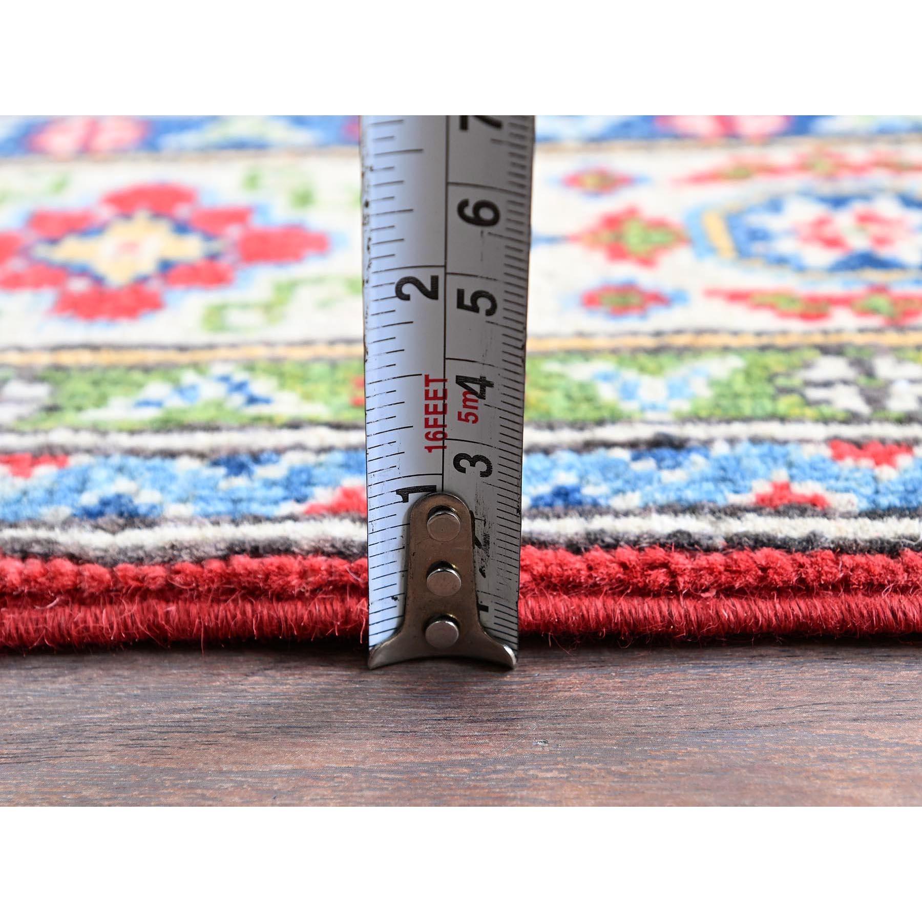 4'x6' Impérial rouge Kazak avec Design/One Tapis en laine douce noué à la main Neuf - En vente à Carlstadt, NJ