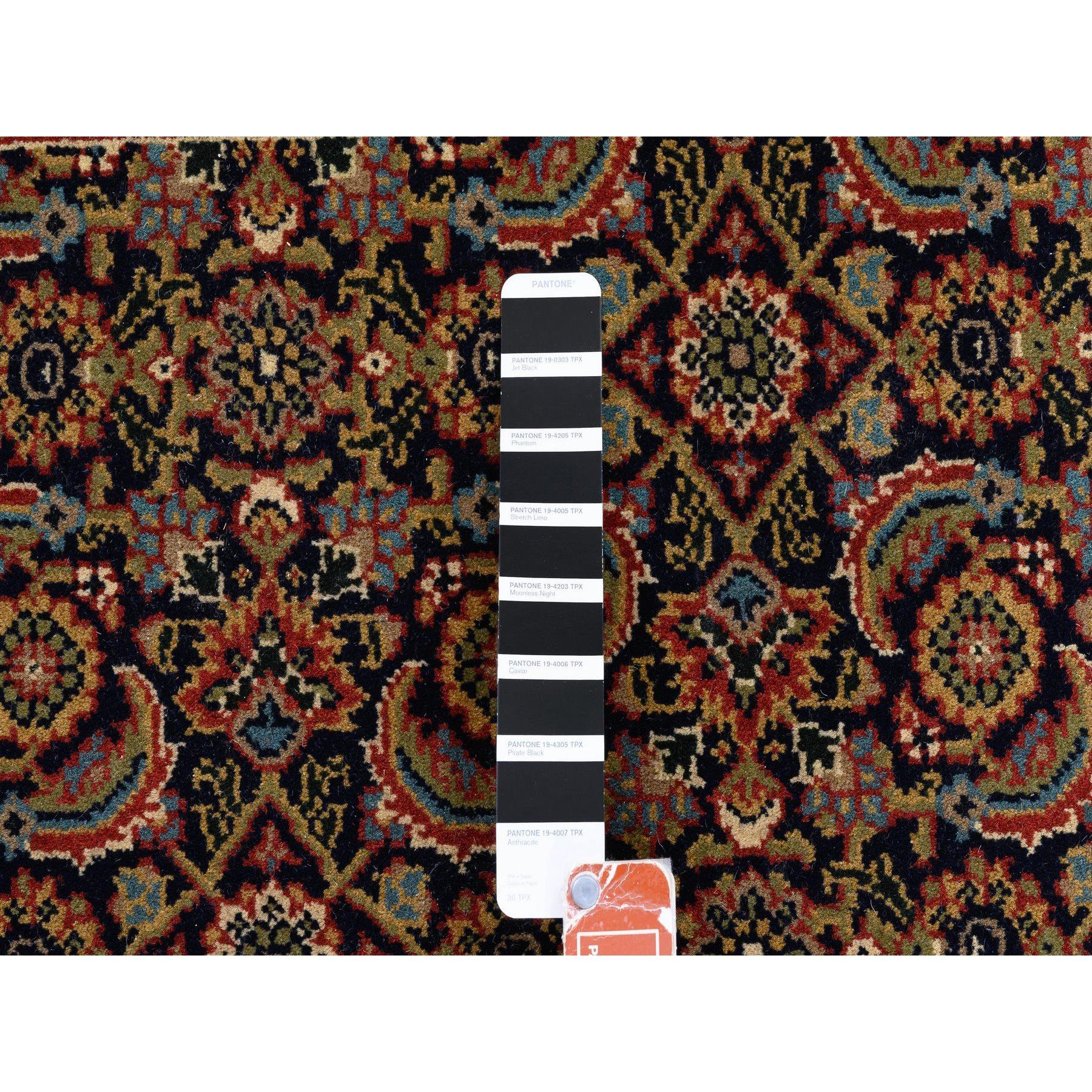 Indien 4'x6' Ink Black Tapis en laine noué à la main All Over Herat Design et filé à la main en vente