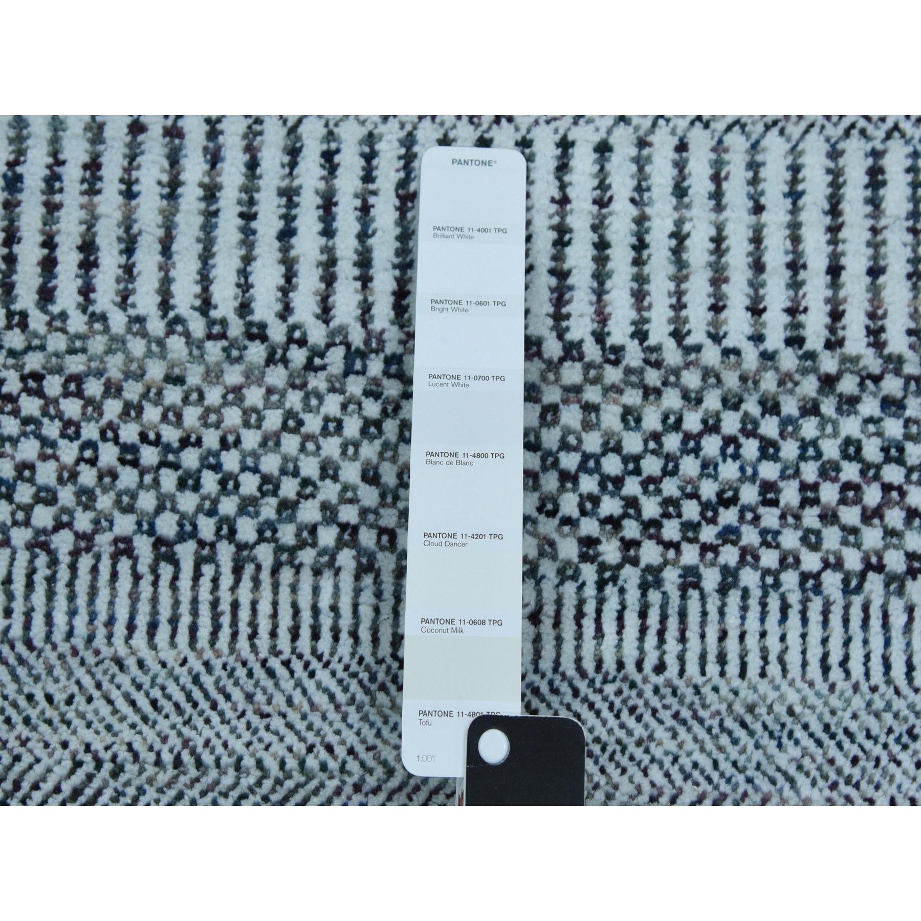 Indiano 4'x6' Avorio, Tappeto Gabbeh in lana e seta annodato a mano con disegno di erba moderna in vendita