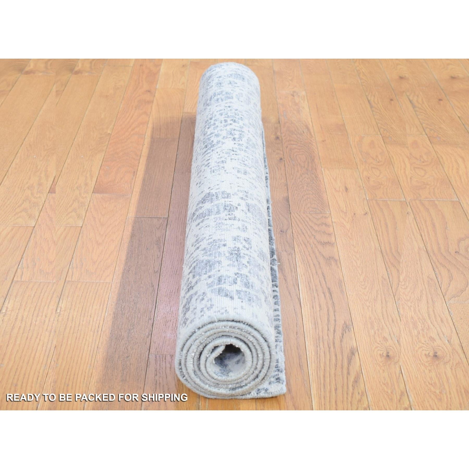 4'x6' Marfil, Diseño Moderno, Alfombra Anudada a Mano de Seda con Base Vegetal y Lana en venta 3