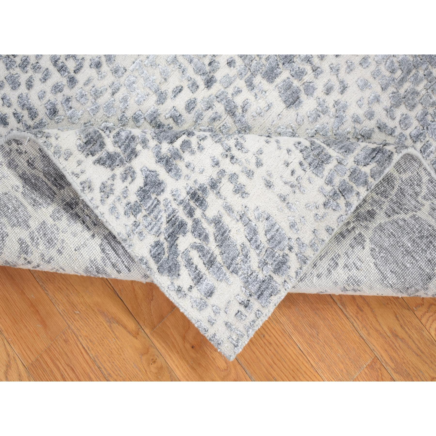 4'x6' Marfil, Diseño Moderno, Alfombra Anudada a Mano de Seda con Base Vegetal y Lana Anudado a mano en venta