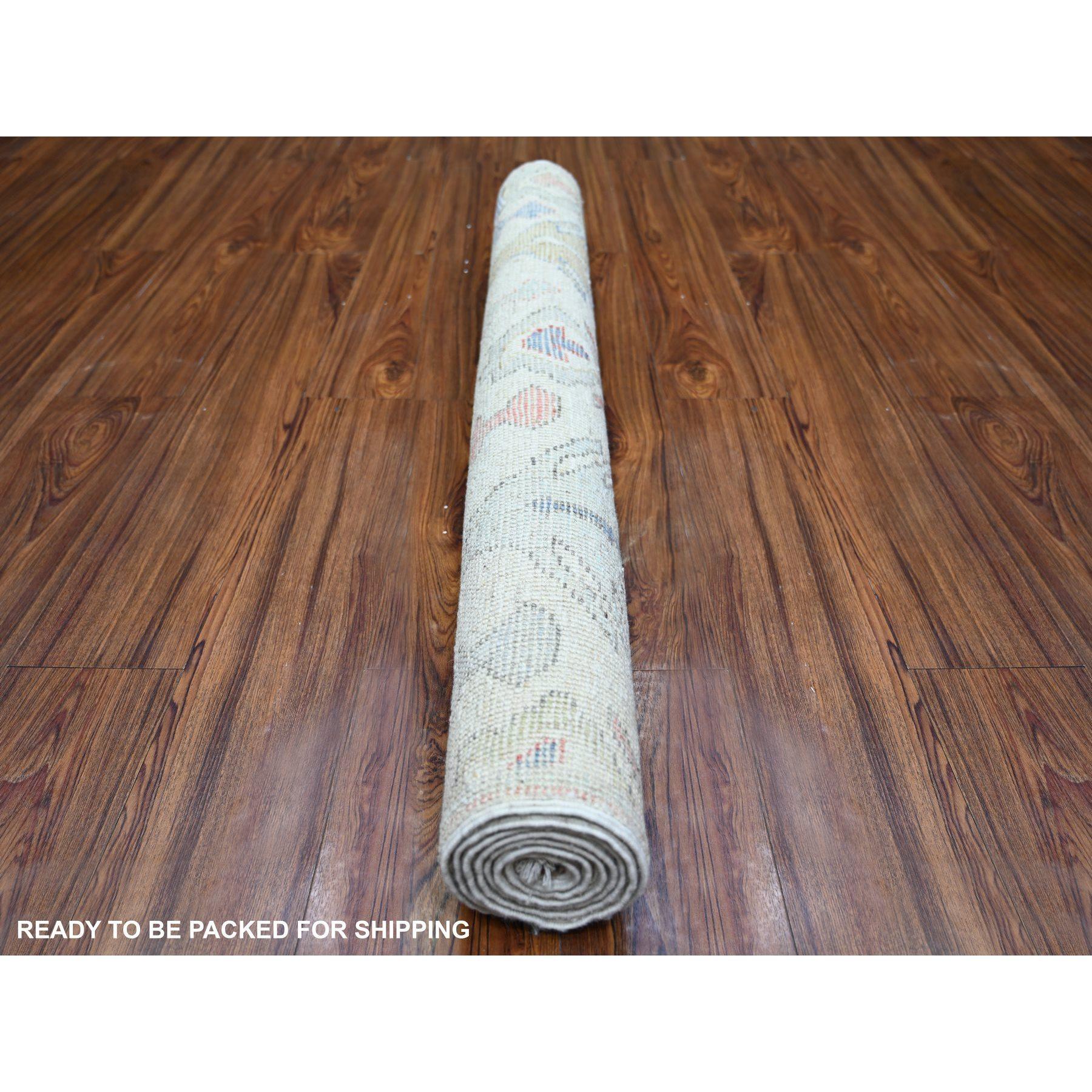 Afghano Tappeto orientale 4'x6' in lana avorio annodato a mano ispirato al villaggio anatolico in vendita