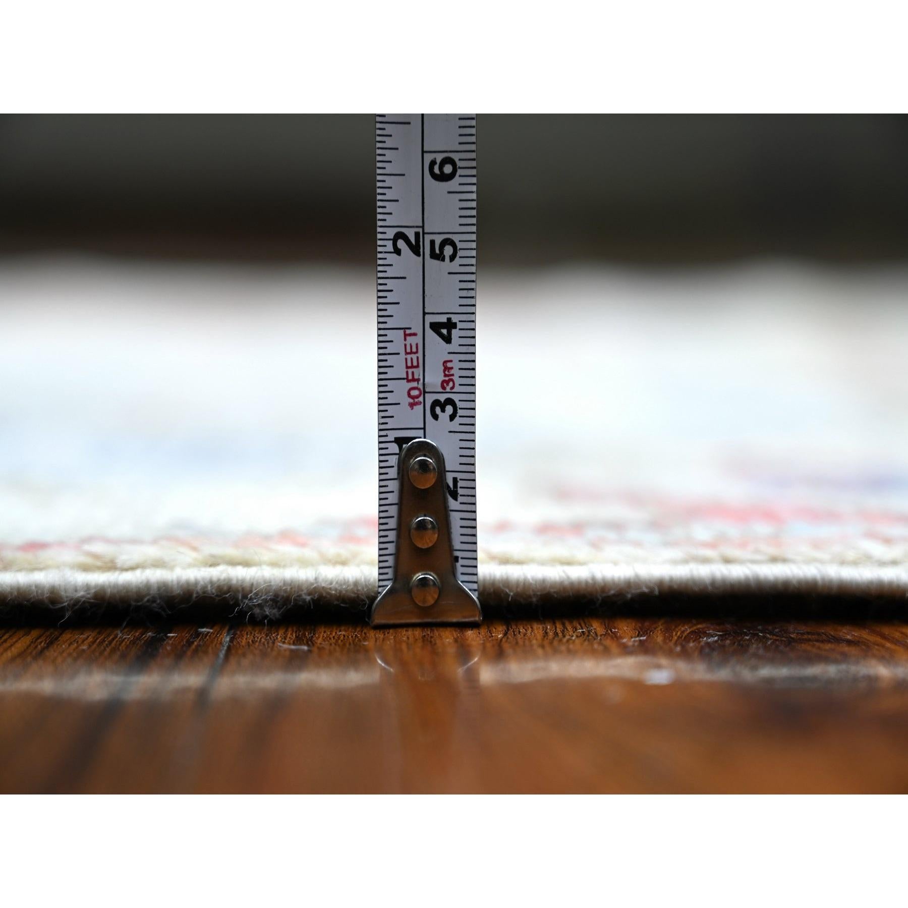 Annodato a mano Tappeto orientale 4'x6' in lana avorio annodato a mano ispirato al villaggio anatolico in vendita