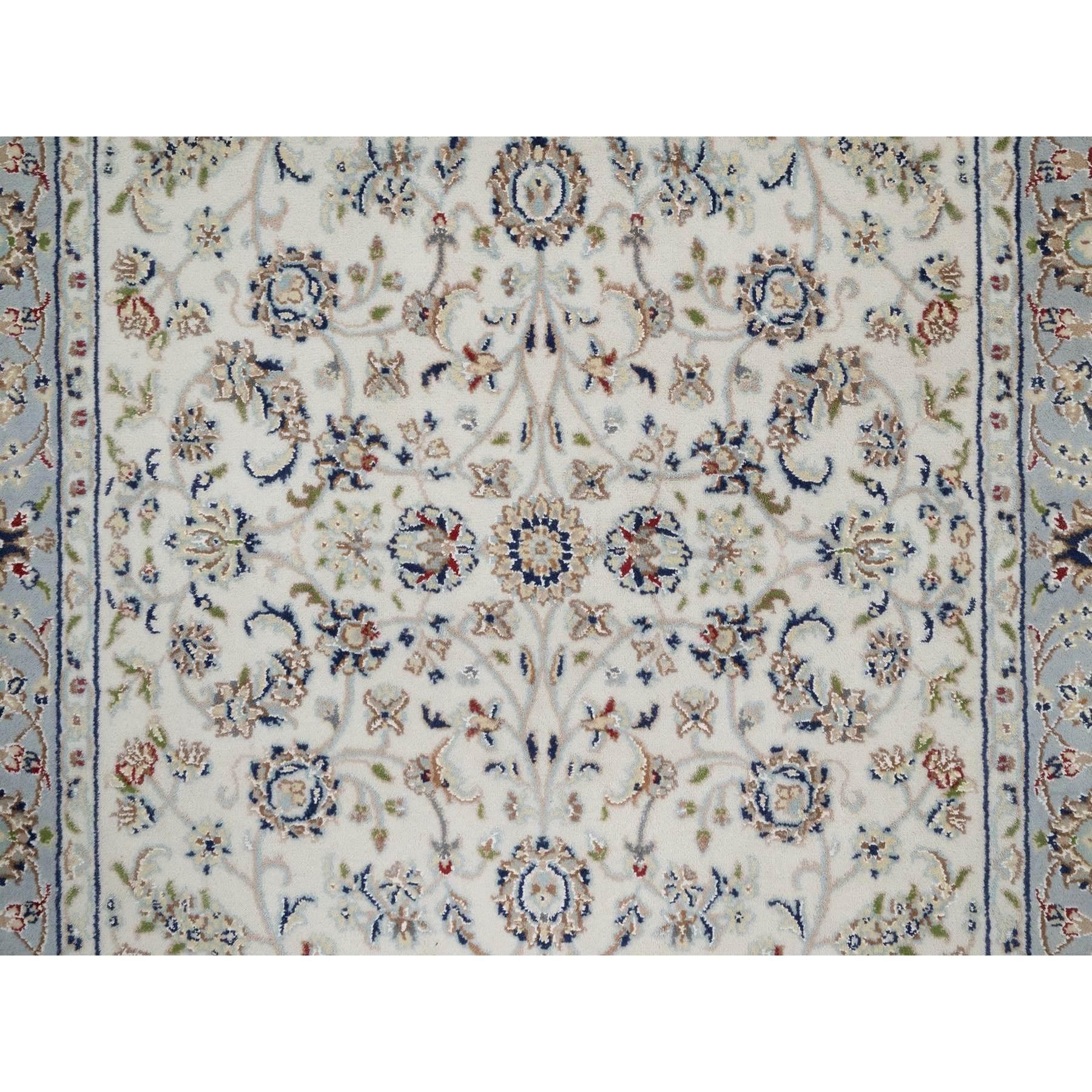 Tappeto orientale Knots Rugs 4'x6' Avorio in lana e seta con disegno all over annodato a mano In condizioni Nuovo in vendita a Carlstadt, NJ