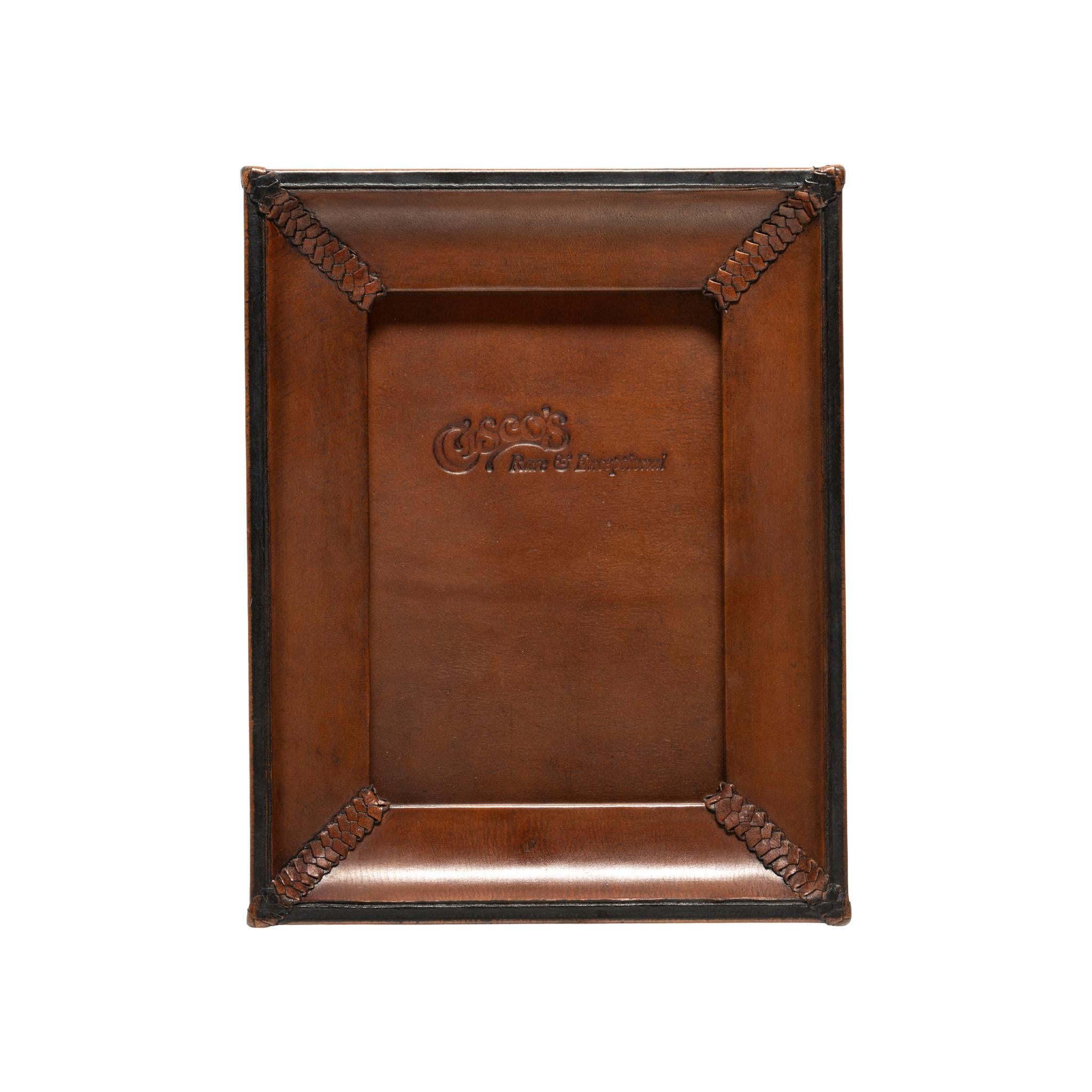 4x6 Medium Brown and Black Leather Tabletop Picture Frame - The Artisan For Sale 2