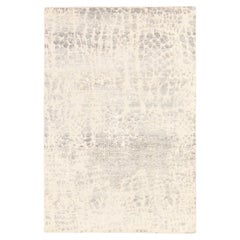 4'x6' Pastel Gray Abstract Design Hand Knotted Wool and Silk Hi-Low Pile Rug