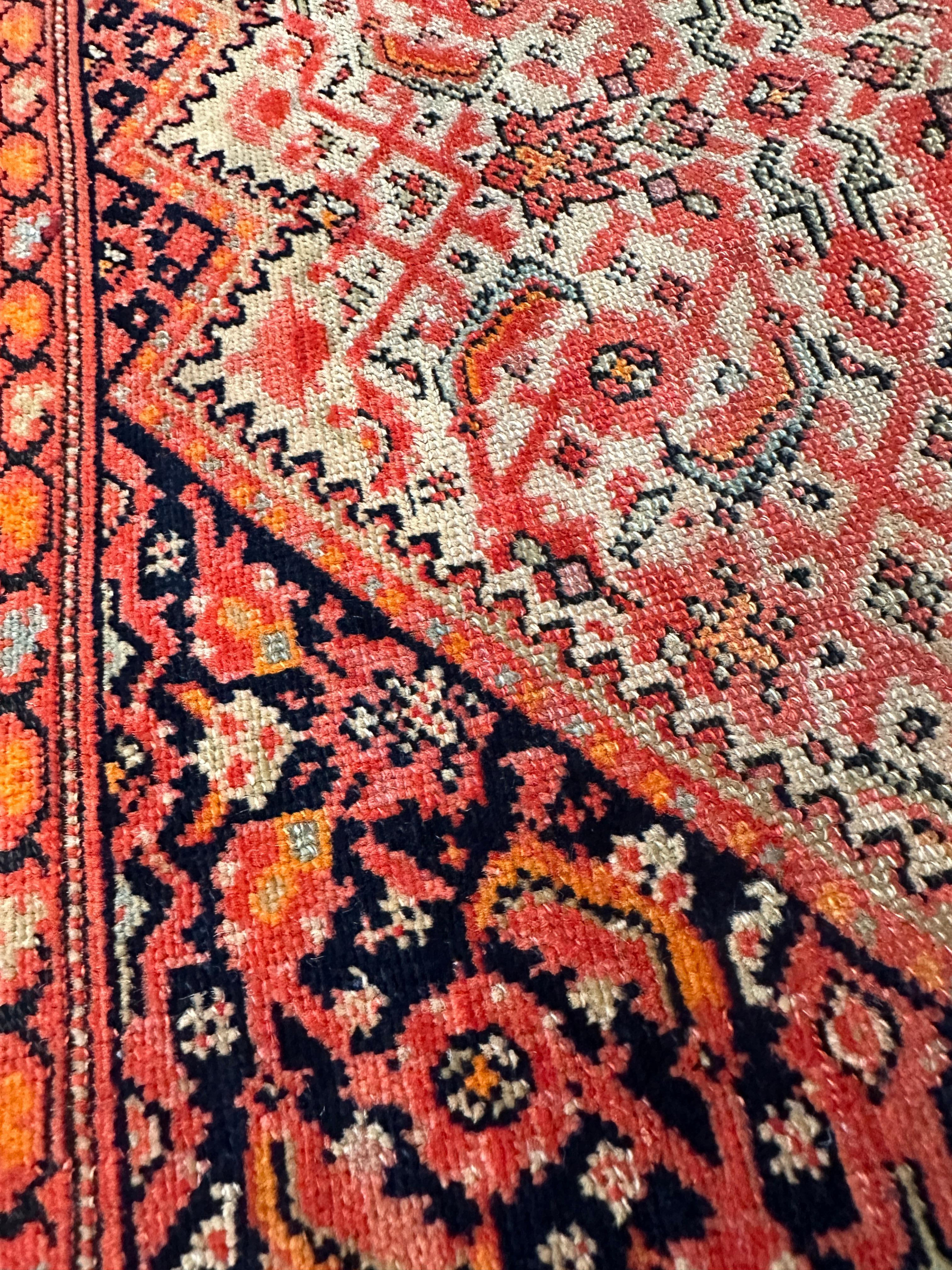 4x6 Roter und orangefarbener persischer Akzent-Teppich (Mitte des 20. Jahrhunderts) im Angebot
