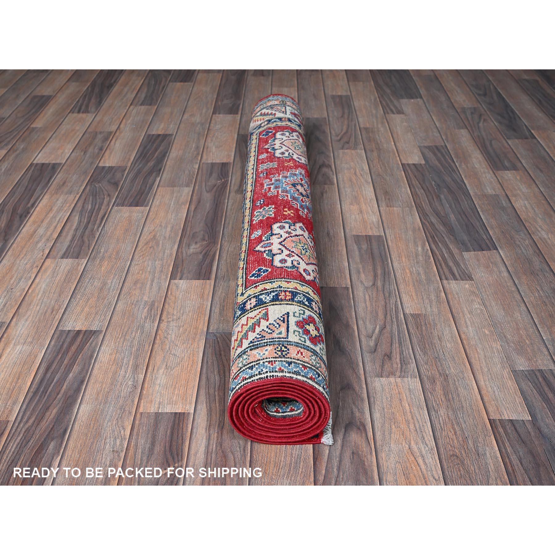 Noué à la main 4'x6' Red Kazak with Geometric Medallions Design Soft Wool Hand Knotted Rug en vente
