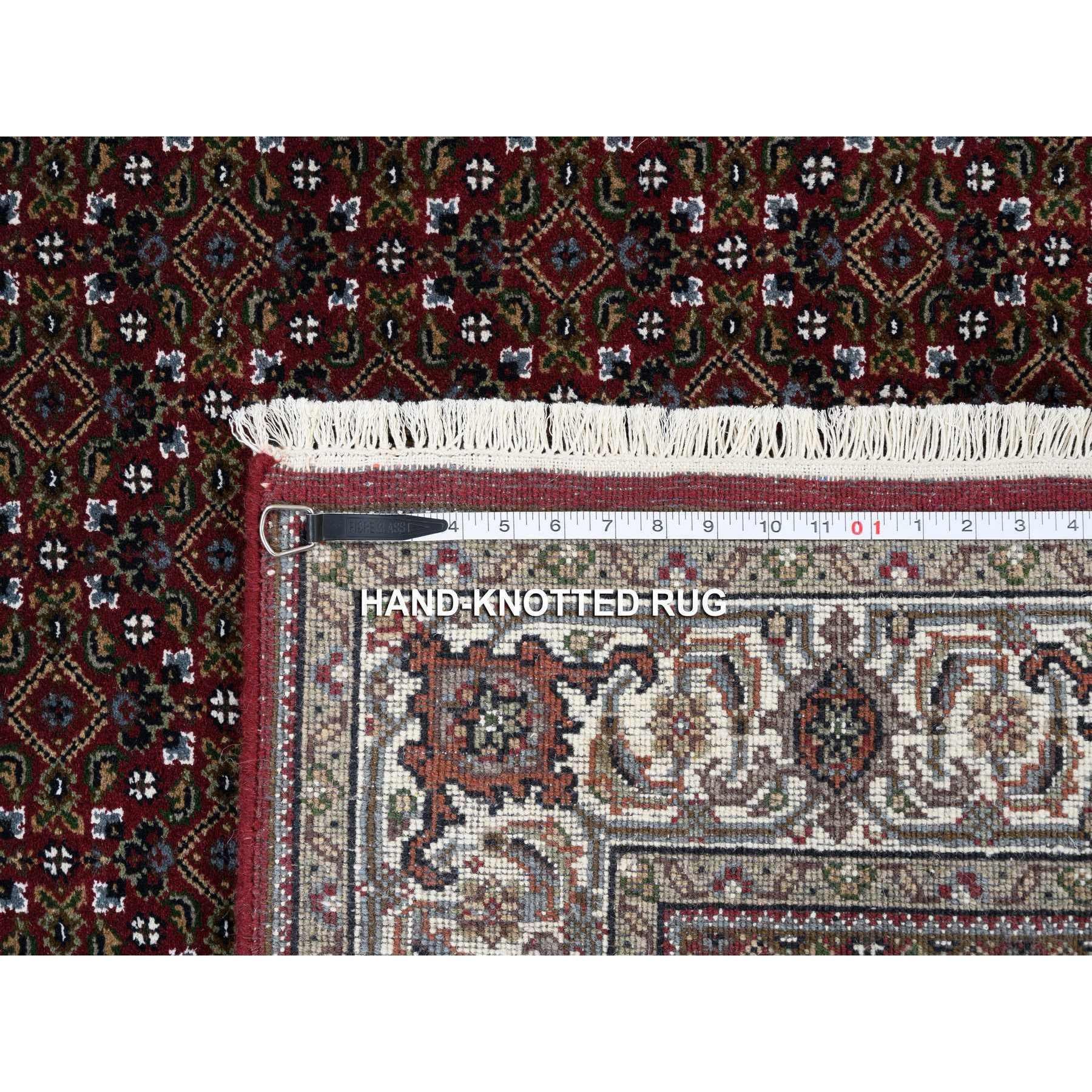 Seta Tappeto 4'x6' Rich Red annodato a mano in morbida lana 175 KPSI Herati in vendita