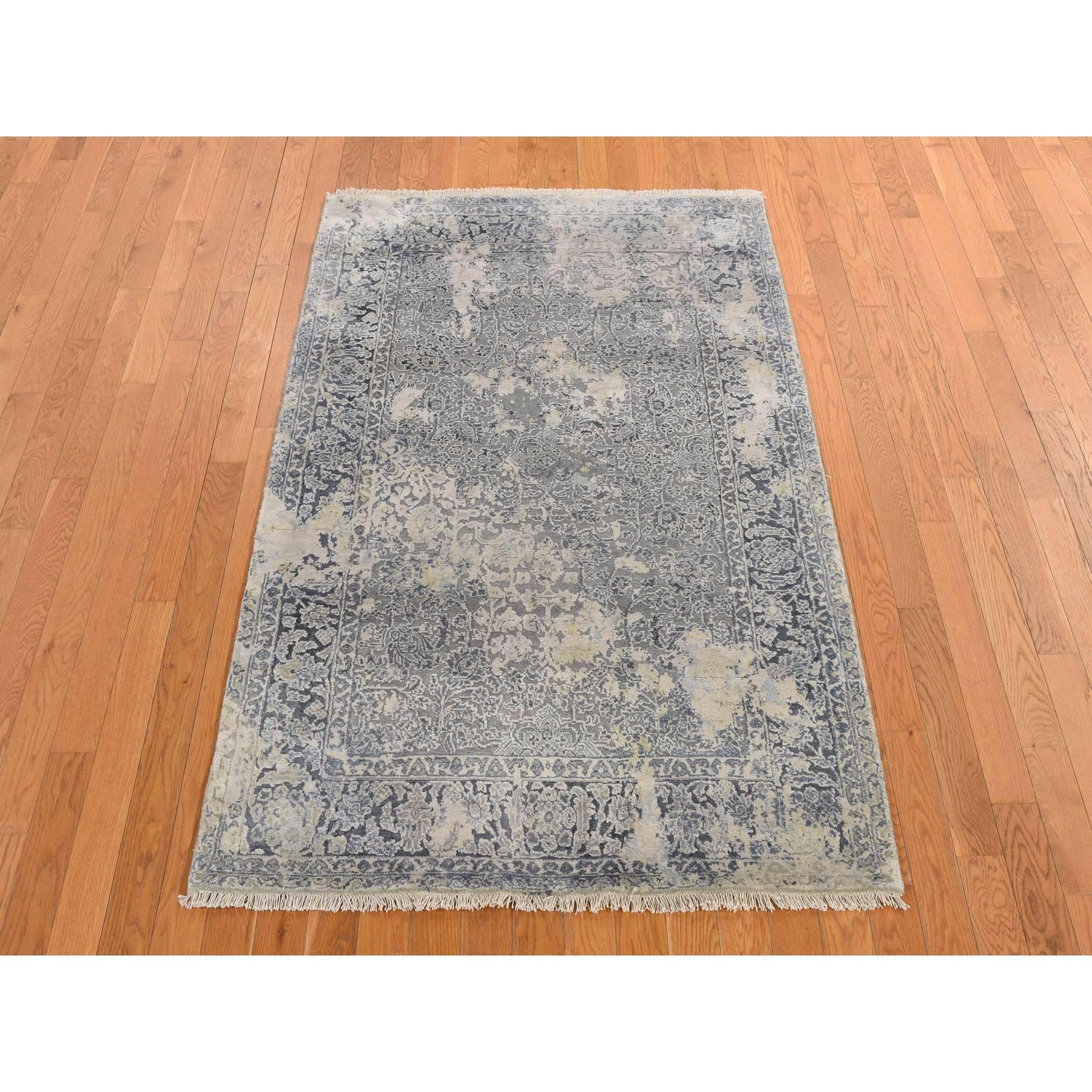 Il s'agit d'un véritable tapis oriental, 100% laine, noué à la main, Broken Zoroastrian, unique en son genre. Il a été noué pendant des mois et des mois selon des techniques de tissage séculaires par des artisans experts.
Matières premières :