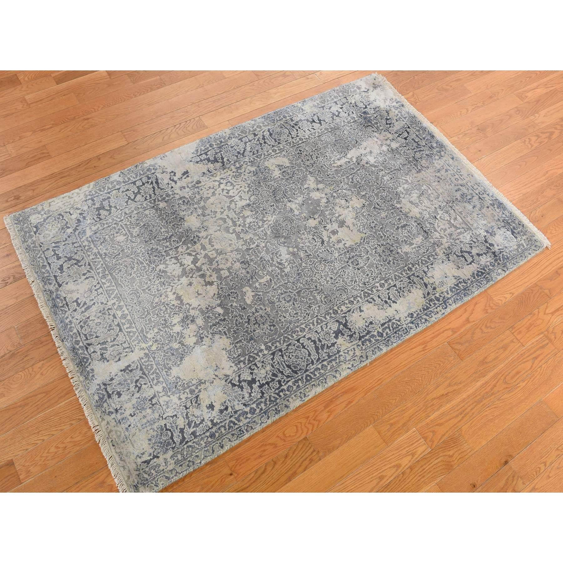 Médiéval 4'x6' Bleu Spruce Pure Soie Broken And Erased Tapis Oriental Persian Design en vente