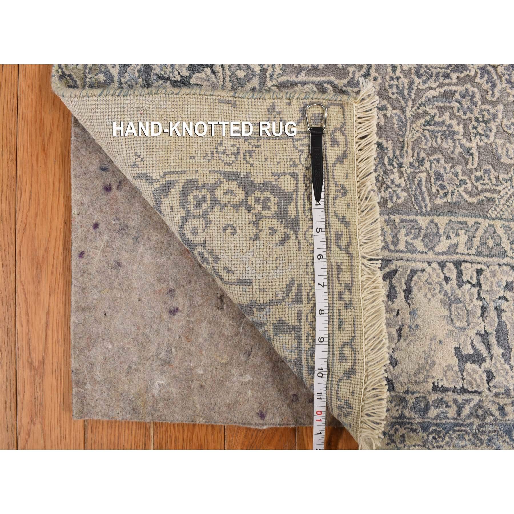 XXIe siècle et contemporain 4'x6' Bleu Spruce Pure Soie Broken And Erased Tapis Oriental Persian Design en vente