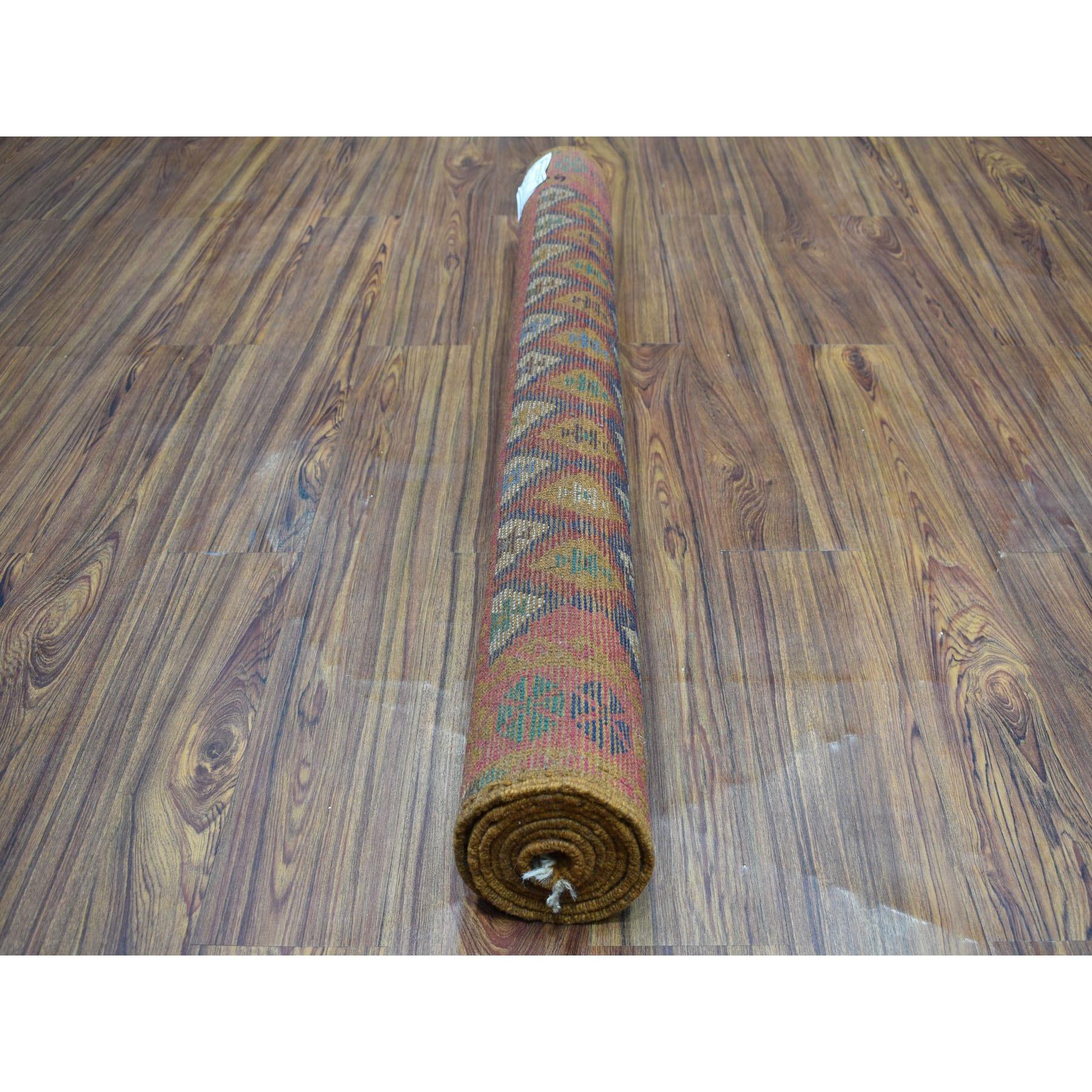 Hand-Knotted 4'x6'1
