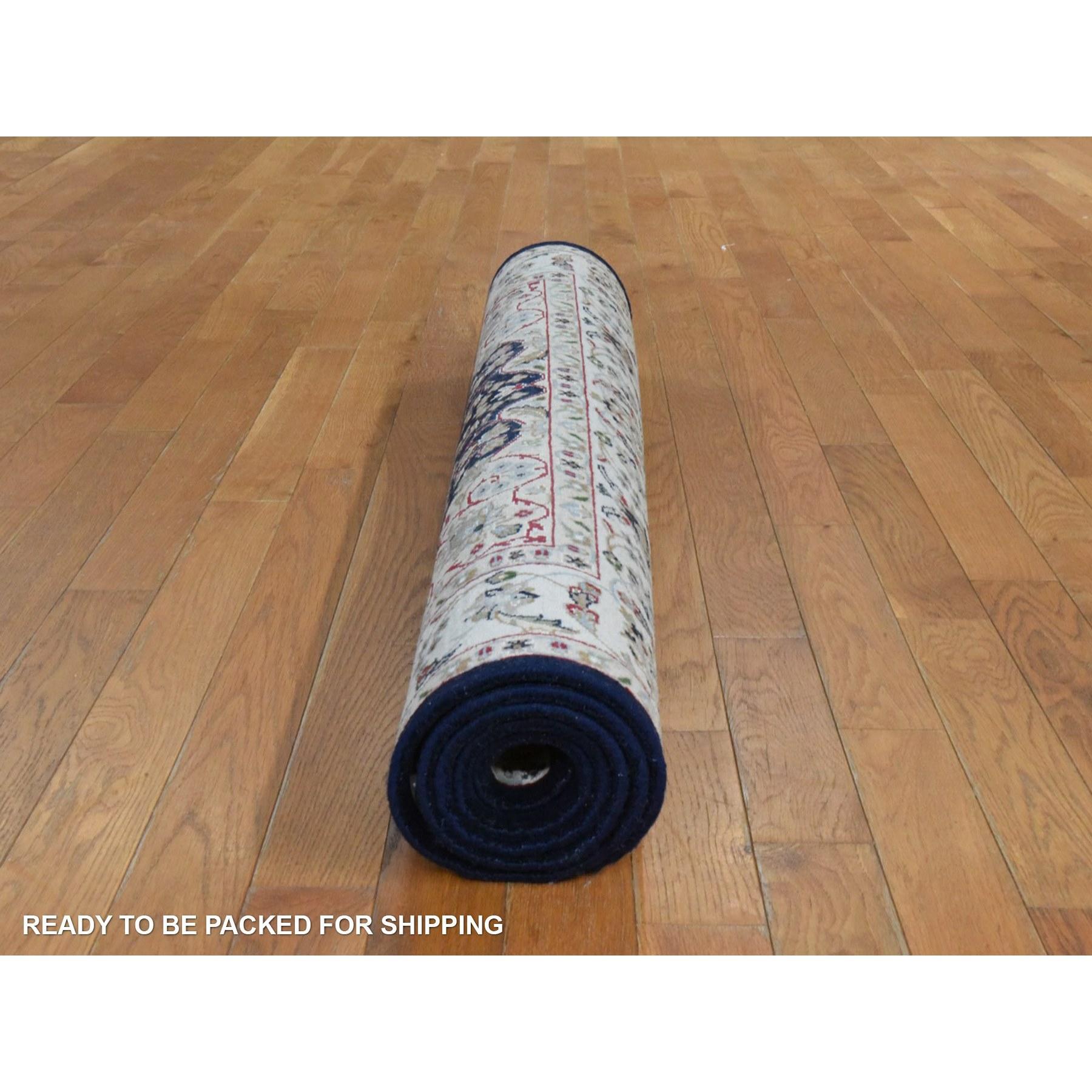 Alfombra anudada a mano de lana y seda con diseño persa Nain, azul medianoche 4'x6'1 en venta 1