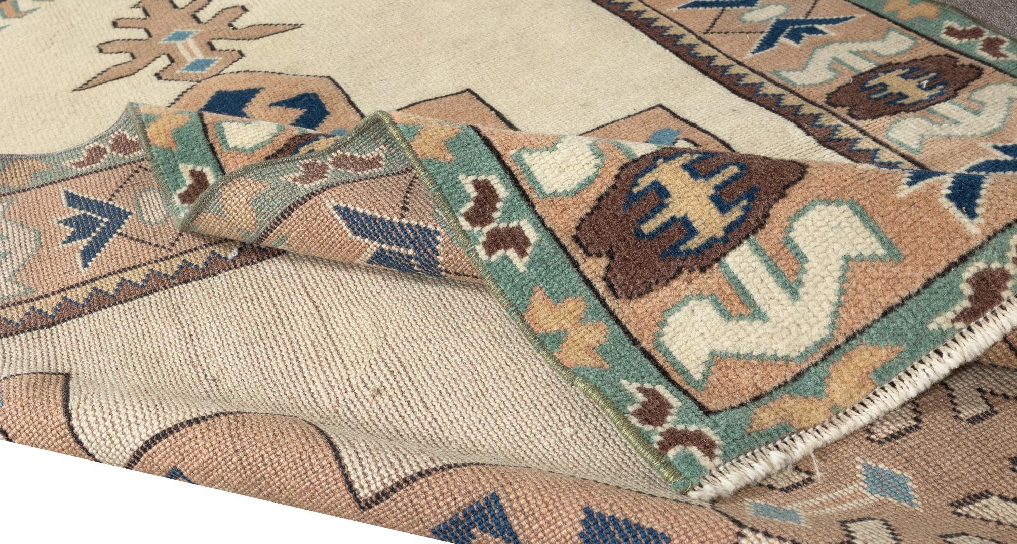4x6.2 Ft Vintage Geometrischer Design-Teppich in Beige, handgefertigt in der Türkei. 100% Wolle (Rustikal) im Angebot