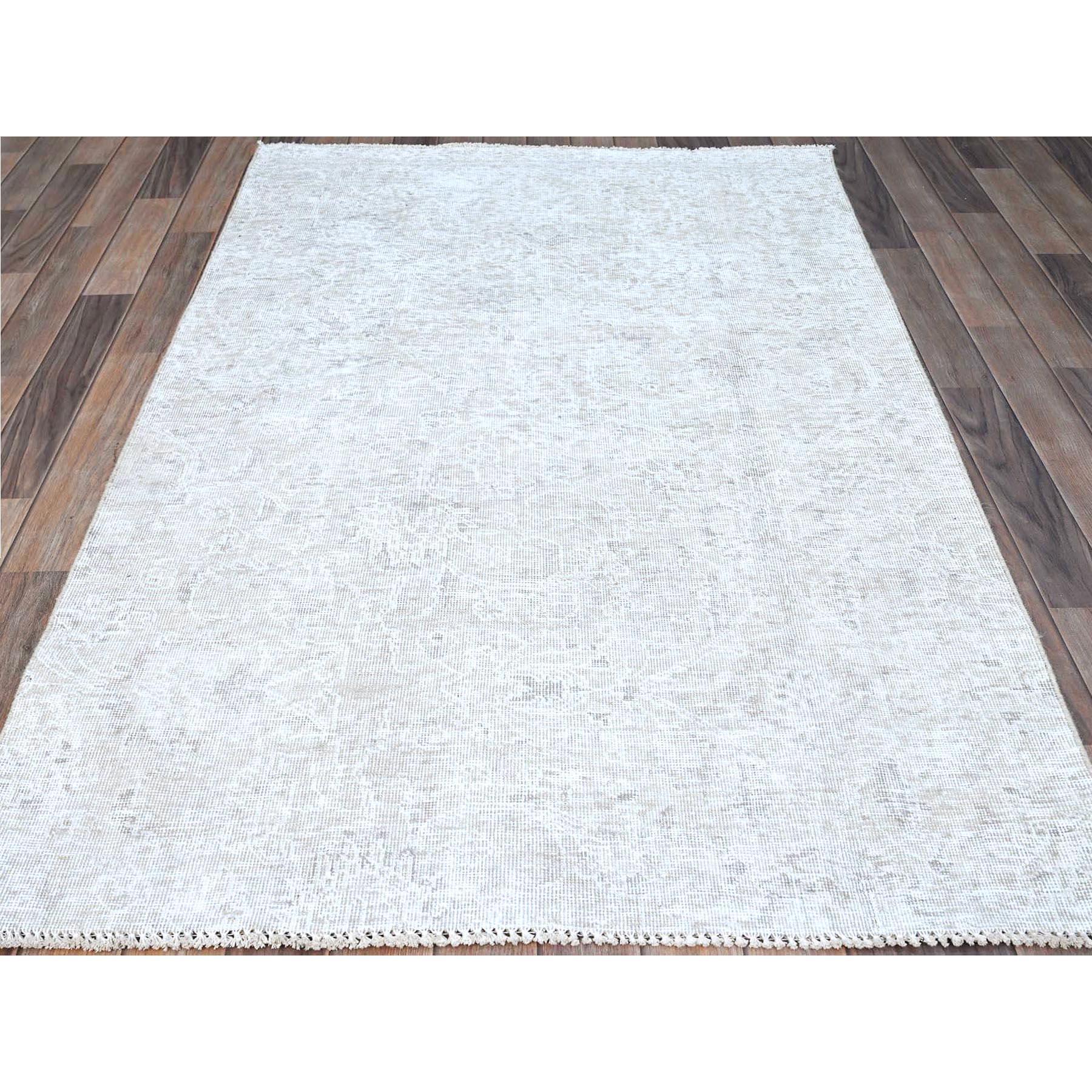 This is a truly genuine one-of-a-kind Vintage Persian Tabriz, Hand Knotted, Pure Wool, Oriental Rug. It has been Knotted for months and months in the centuries-old weaving craftsmanship techniques by expert artisans.
Primary materials: Wool
Latex: