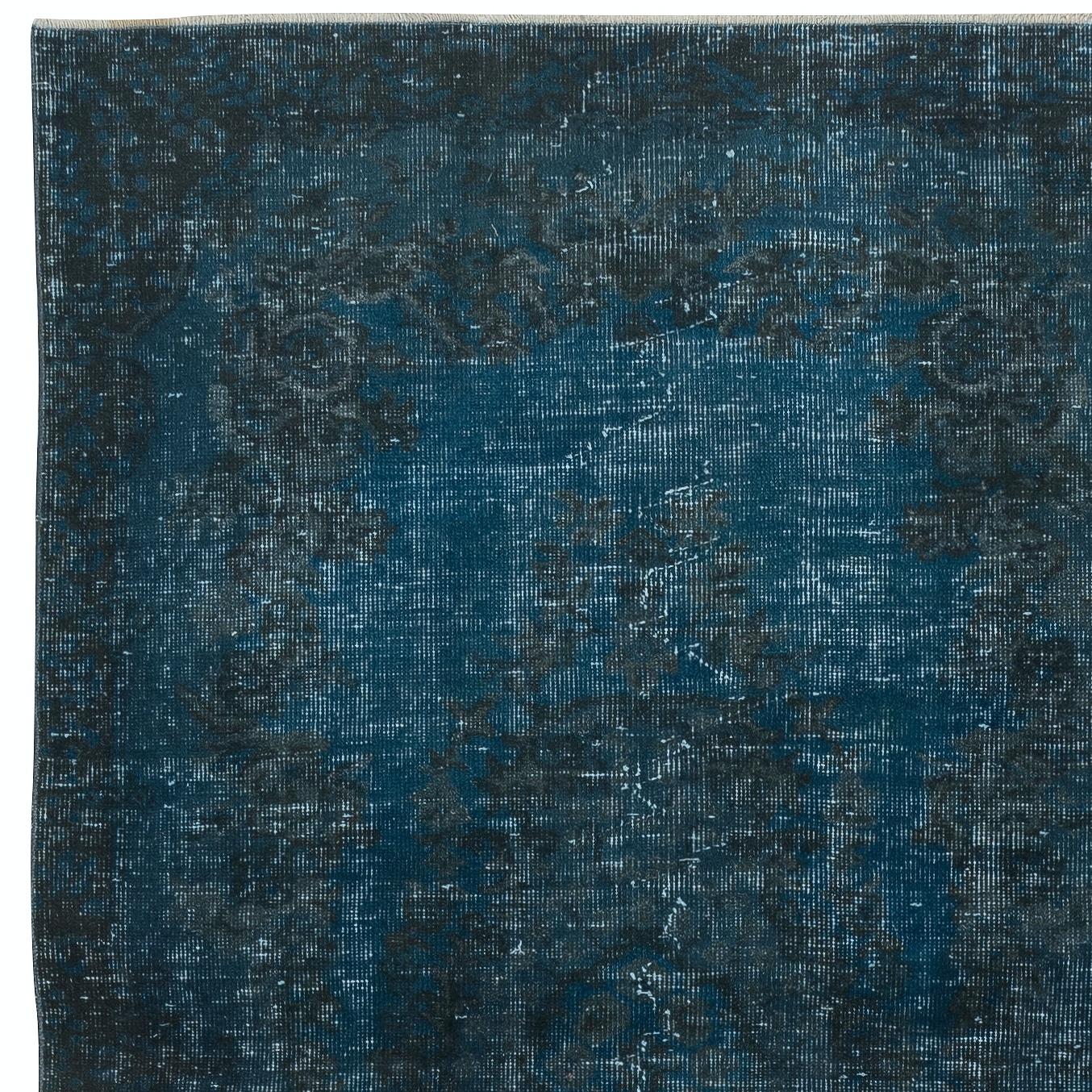 4x6.5 Ft Contemporary Area Rug in dunkelblauer Farbe, handgeknüpft in der Türkei (Türkisch) im Angebot
