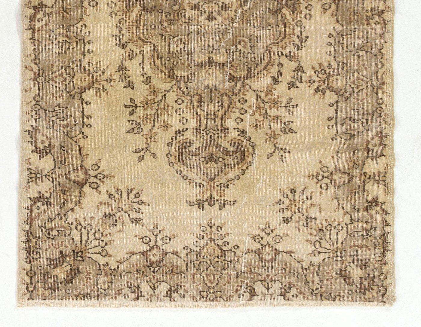 4x6.5 ft Hand-Knotted Vintage Turkish Oushak Rug, Medallion Design Beige Carpet In Good Condition For Sale In Philadelphia, PA