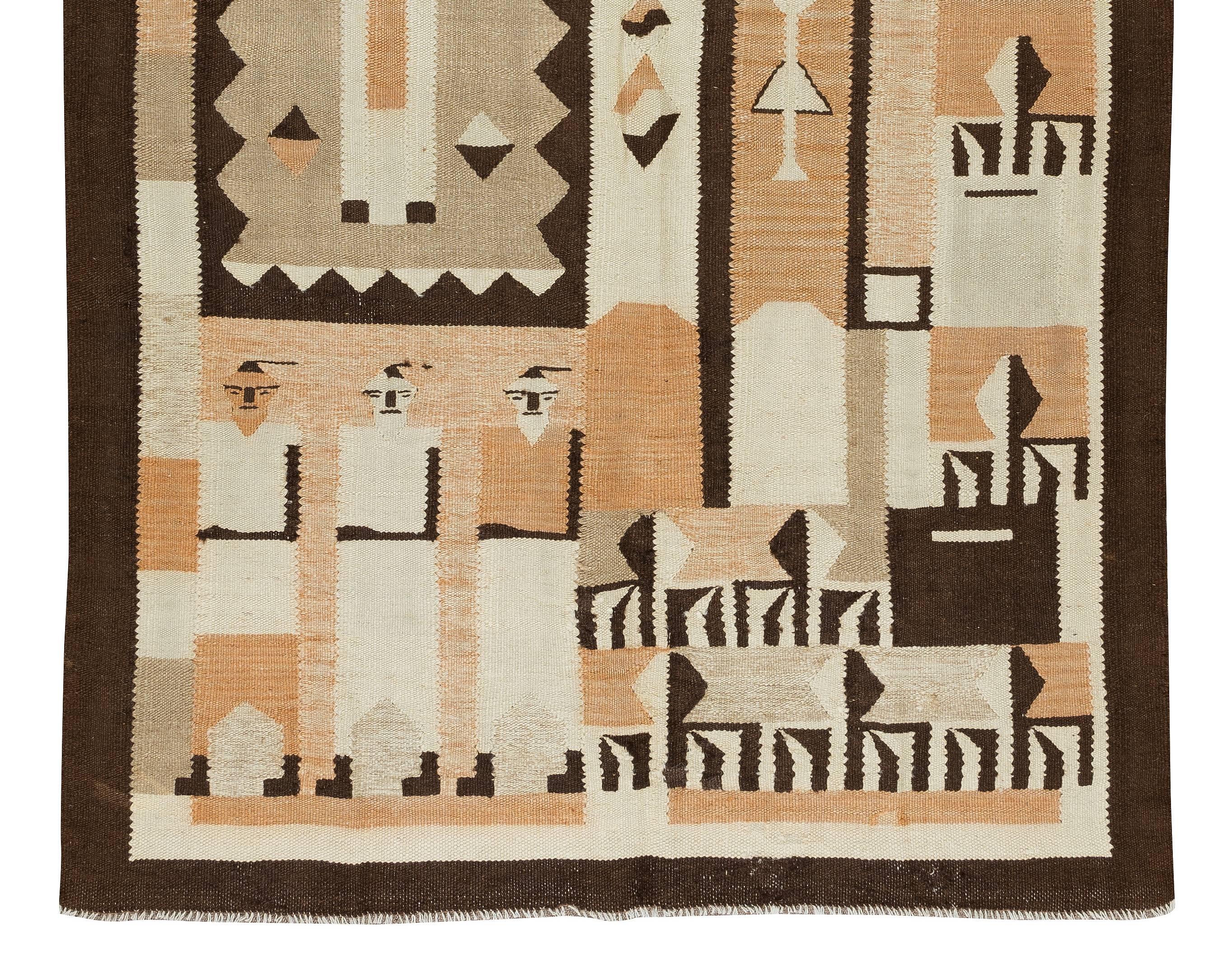 4x6.5 Ft Vintage American Indian Navajo Tribal Kilim Rug, Geometric Wool Carpet In Good Condition For Sale In Philadelphia, PA