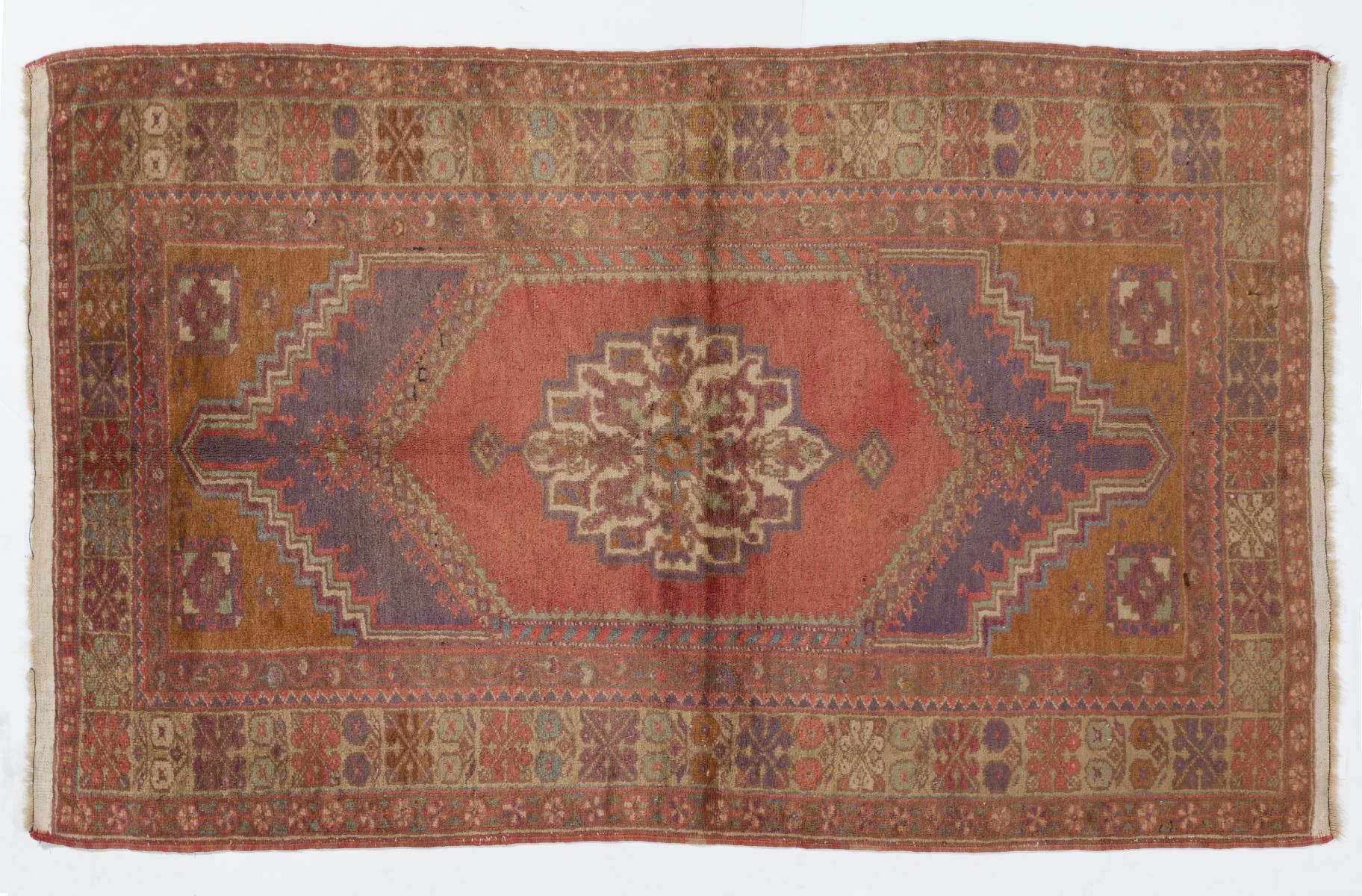 4x6.6 Ft Vintage Rug for Country Homes, Rustic, Tribal and Traditional Interiors In Good Condition For Sale In Spring Valley, NY