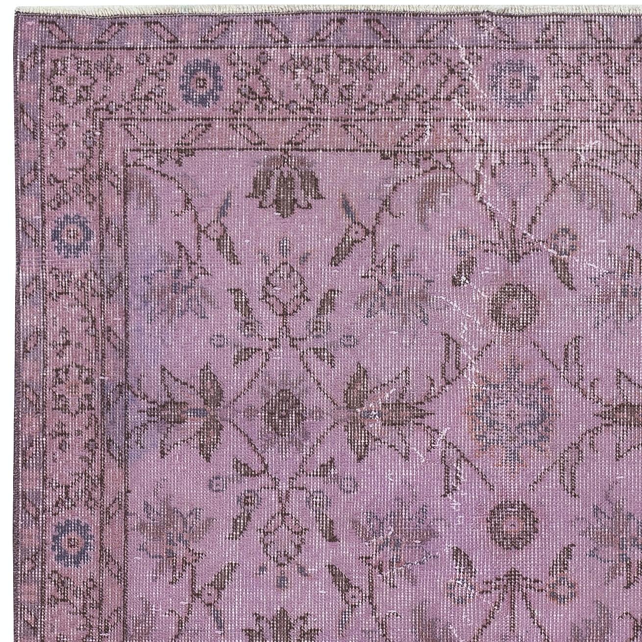 4x6.7 Ft Lila Farbe Dekorativer handgefertigter türkischer Bodenteppich mit Blumenmuster (Türkisch) im Angebot