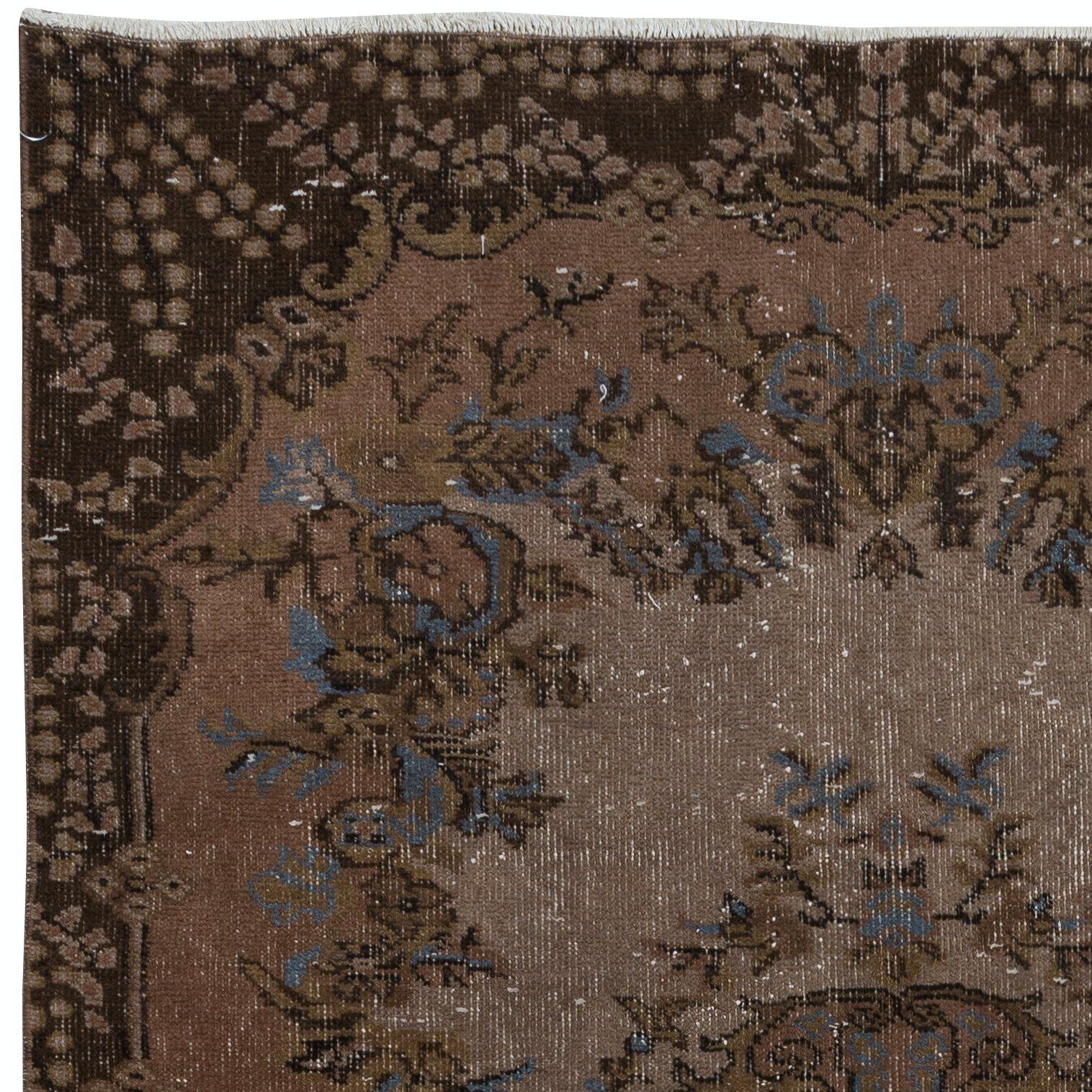 Turkish 4x6.7 Ft Small Modern Brown Rug with Medallion Design, Handknotted in Turkey For Sale
