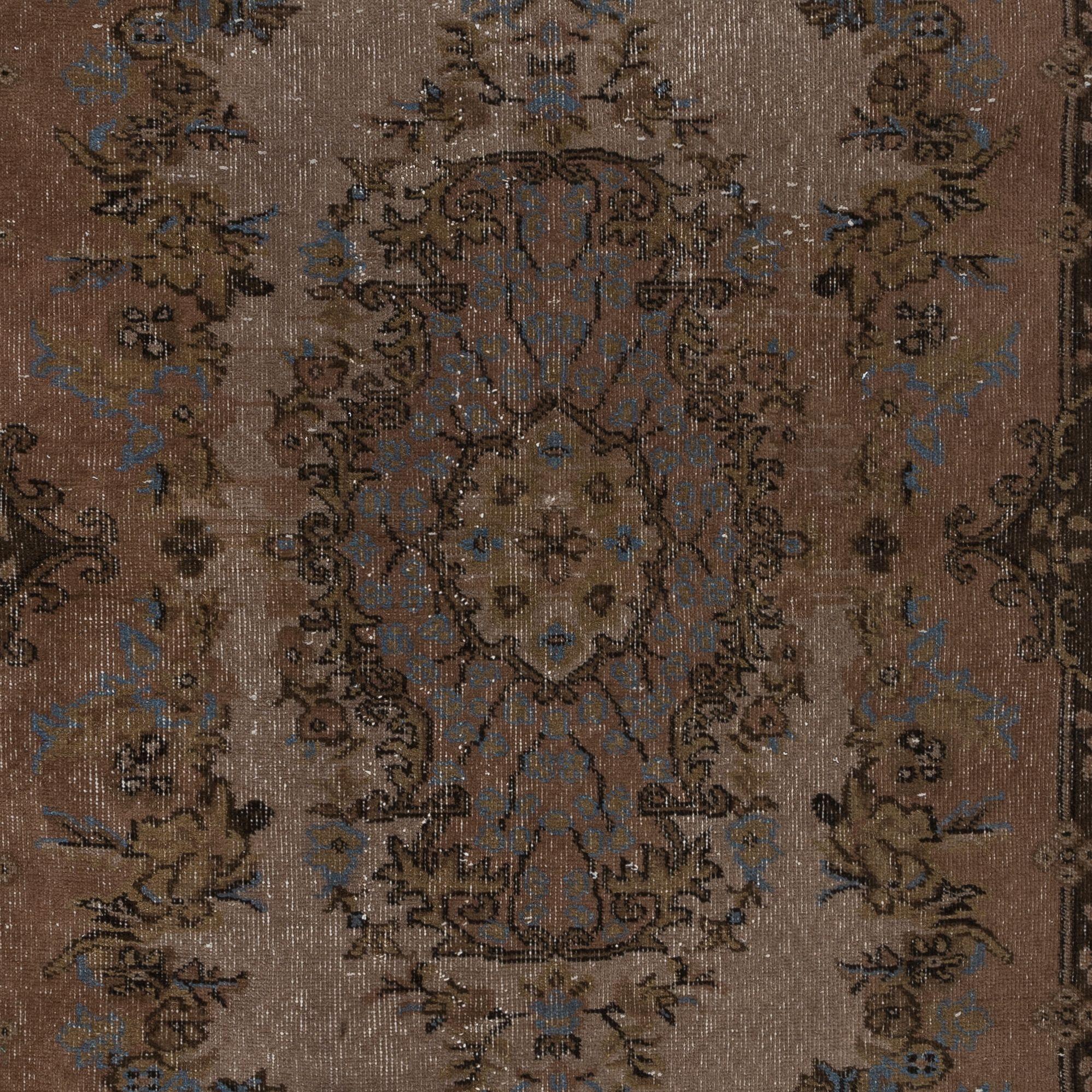Hand-Woven 4x6.7 Ft Small Modern Brown Rug with Medallion Design, Handknotted in Turkey For Sale