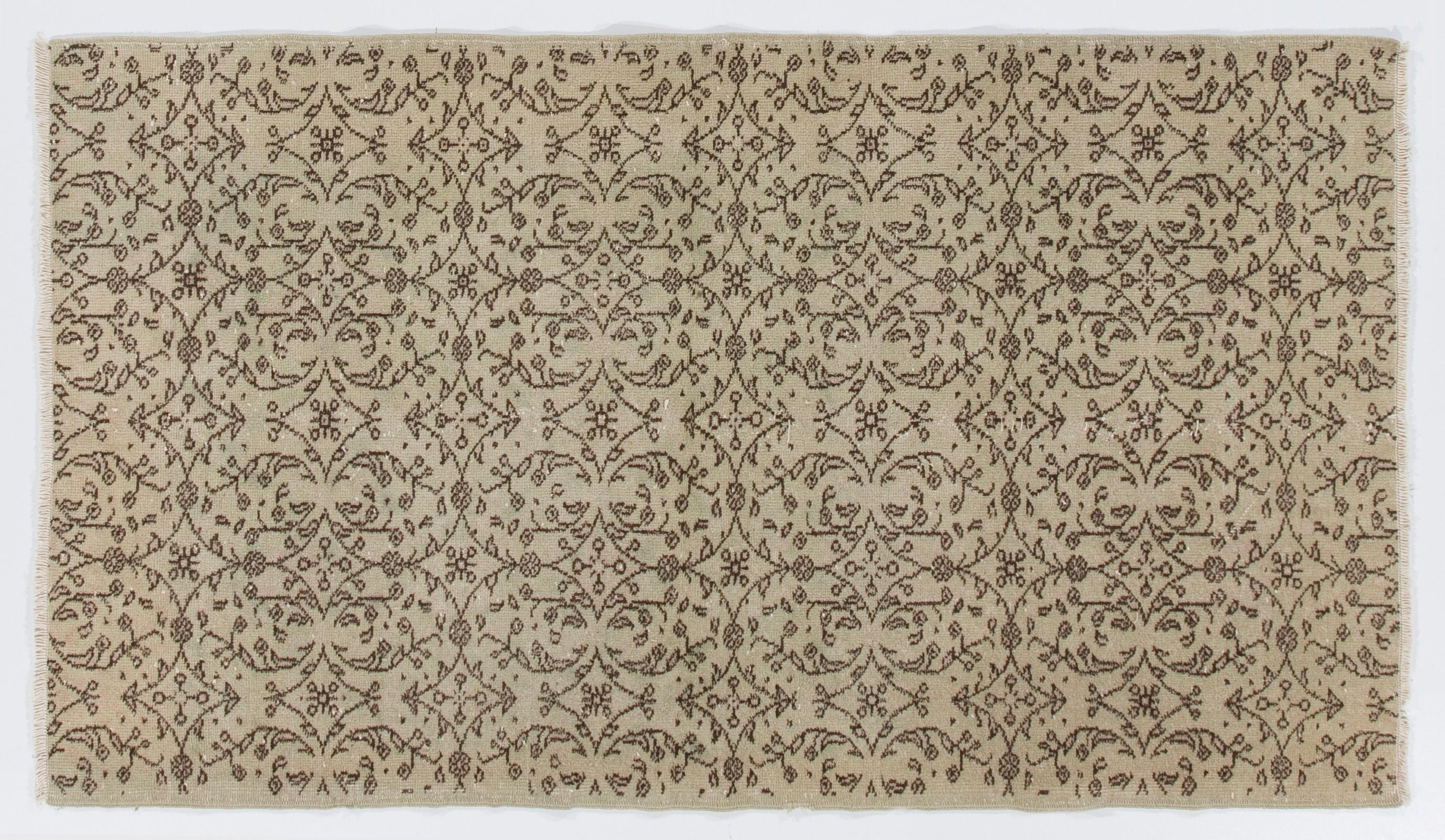 20th Century Hand-Knotted Vintage Floral Patterned Turkish Rug in Neutral Colors For Sale