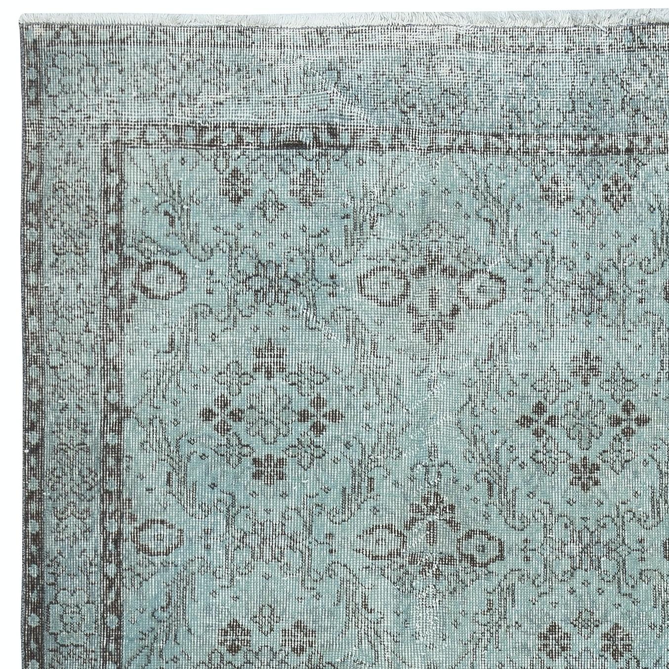 4x6,8 Ft Hellblauer Teppich mit floralem Design. Handgeknüpft in der Türkei (Türkisch) im Angebot