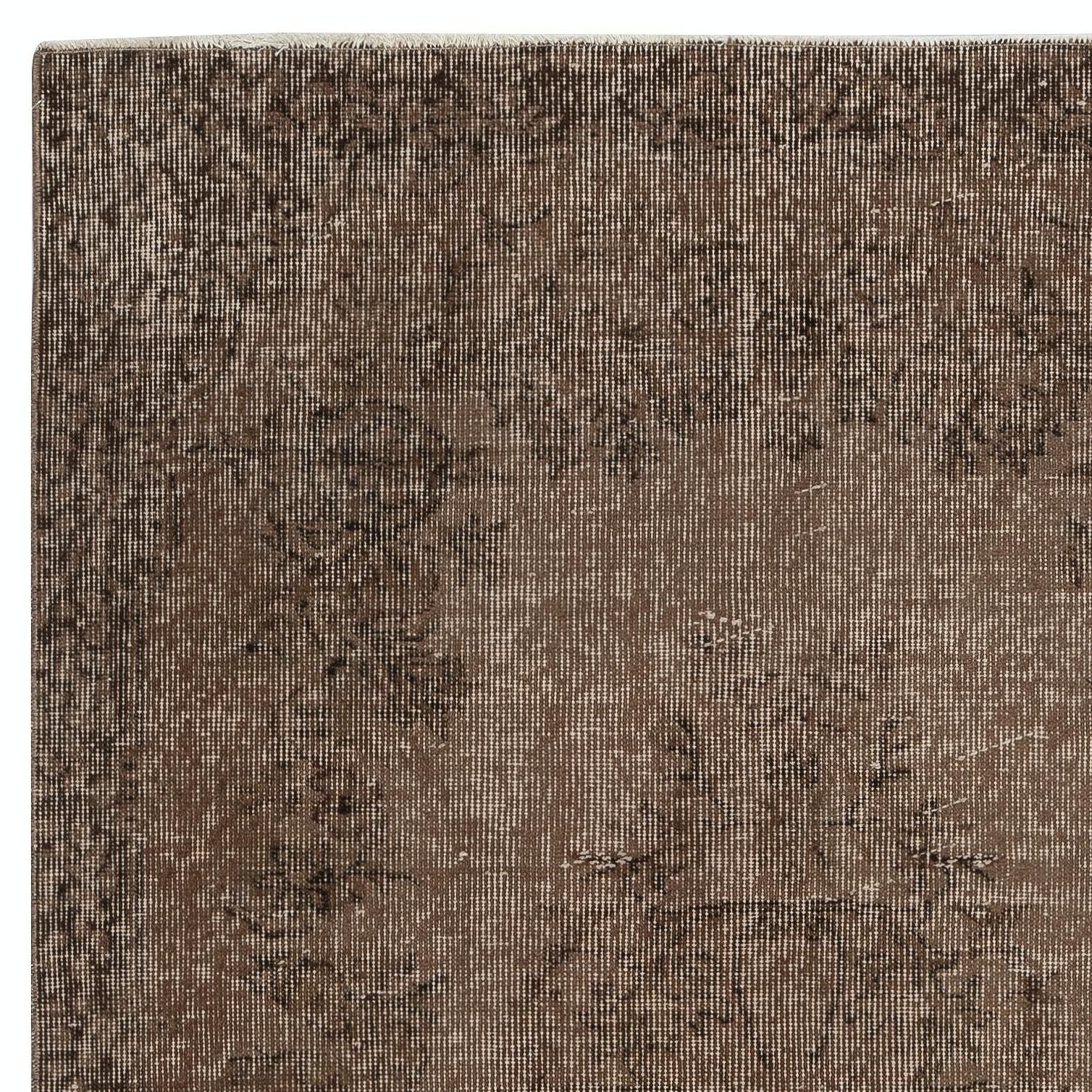 4x6.8 Ft Vintage Brauner Wollteppich. Handgefertigter türkischer Teppich für A-Spaces (Handgeknüpft) im Angebot