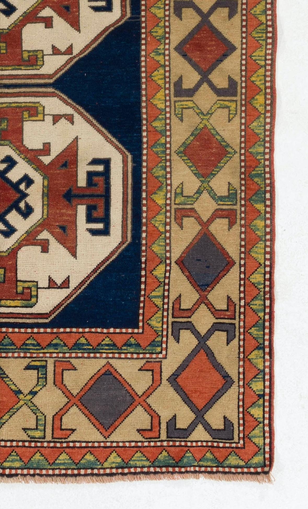 Noué à la main Tapis caucasien vintage Kazak 4x6,7 Ft, tapis de laine noué à la main, revêtement de sol en vente