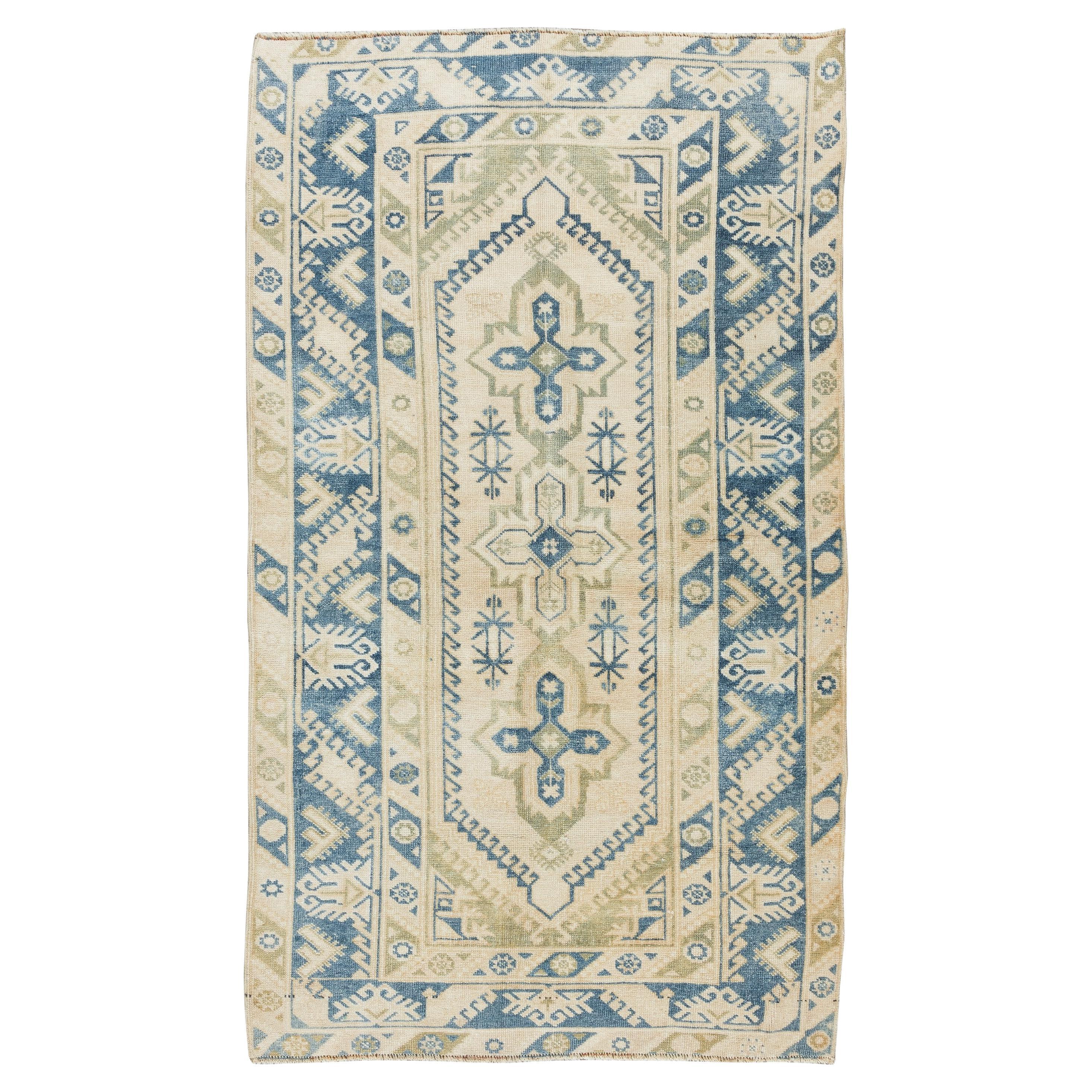 4x6.9 Ft Vintage Handgefertigter Teppich aus Zentralasien, Bodenbezug aus Wolle