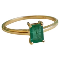 4x6mm Emerald 14kt Yellow Gold Ring