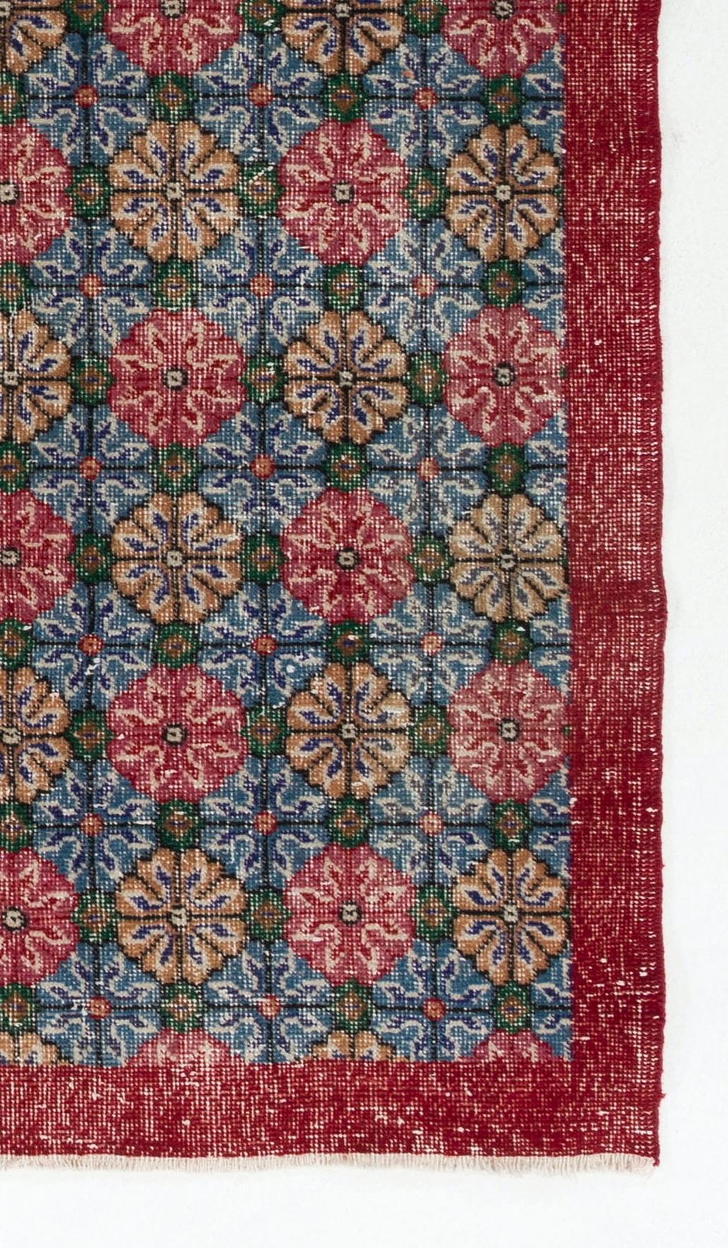 4x7 Ft authentischer handgeknüpfter türkischer Vintage-Teppich mit Blumenakzent in Rot und Blau im Zustand „Gut“ im Angebot in Philadelphia, PA