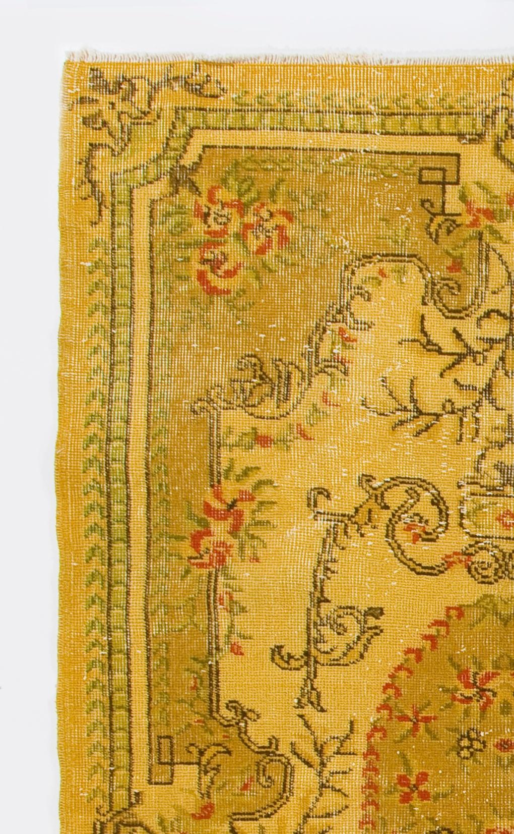 XX secolo Tappeto turco 4x7 Ft di ispirazione francese Aubusson in giallo, Tappeto moderno fatto a mano