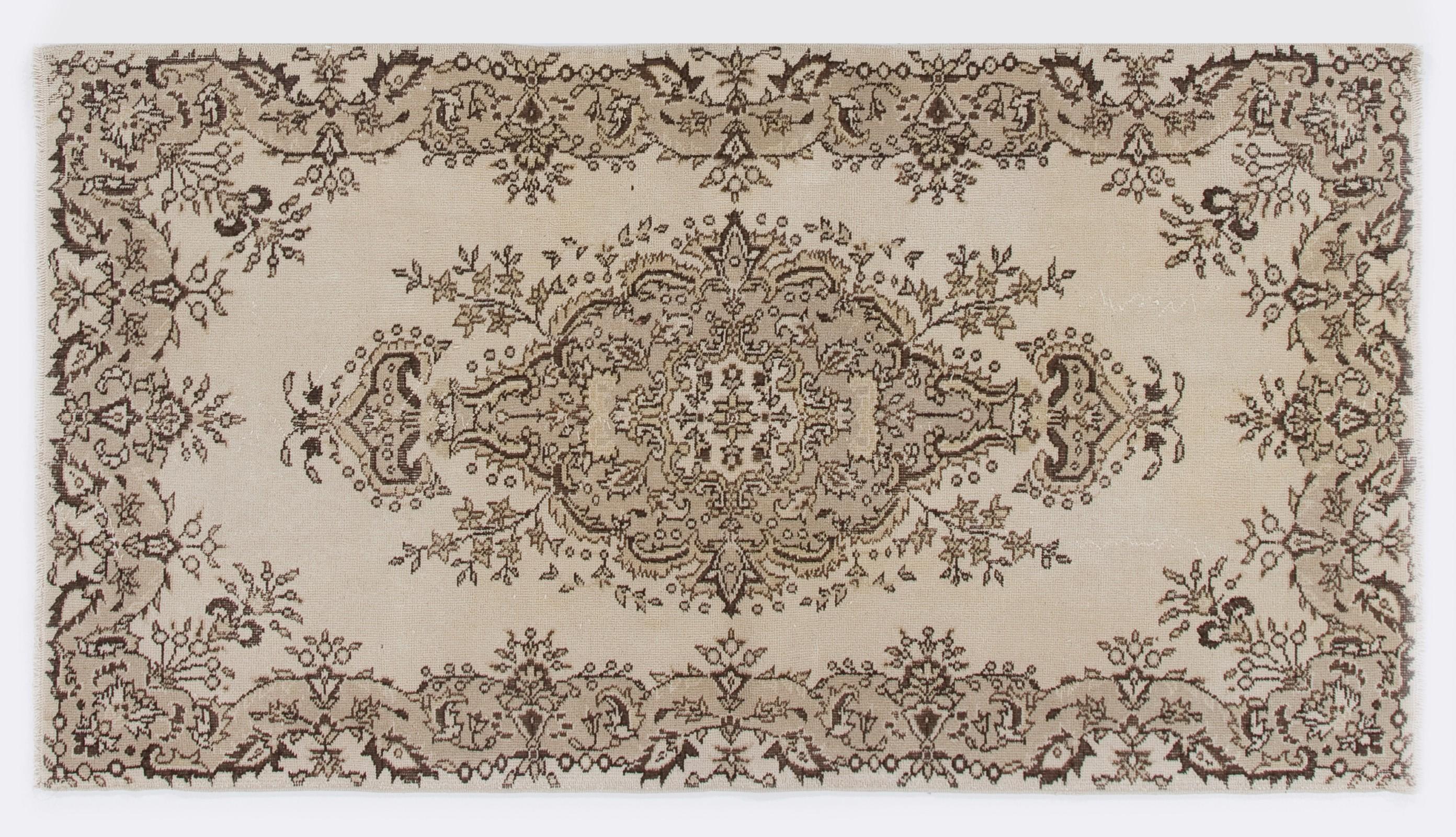 Hand-Knotted 4x7 Ft Handmade Mid-Century Anatolian Accent Rug with Medallion Design For Sale