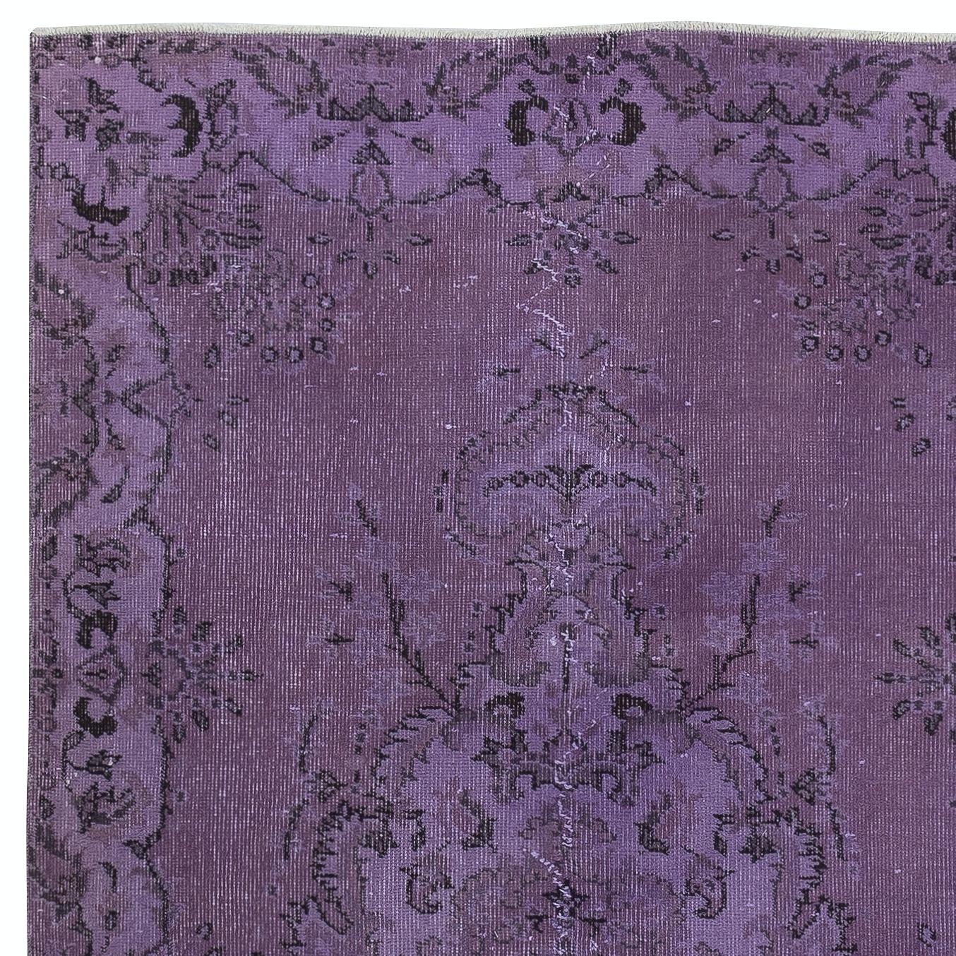Turco Tappeto d'accento vintage fatto a mano 4x7 Ft tinto di viola per interni moderni in vendita
