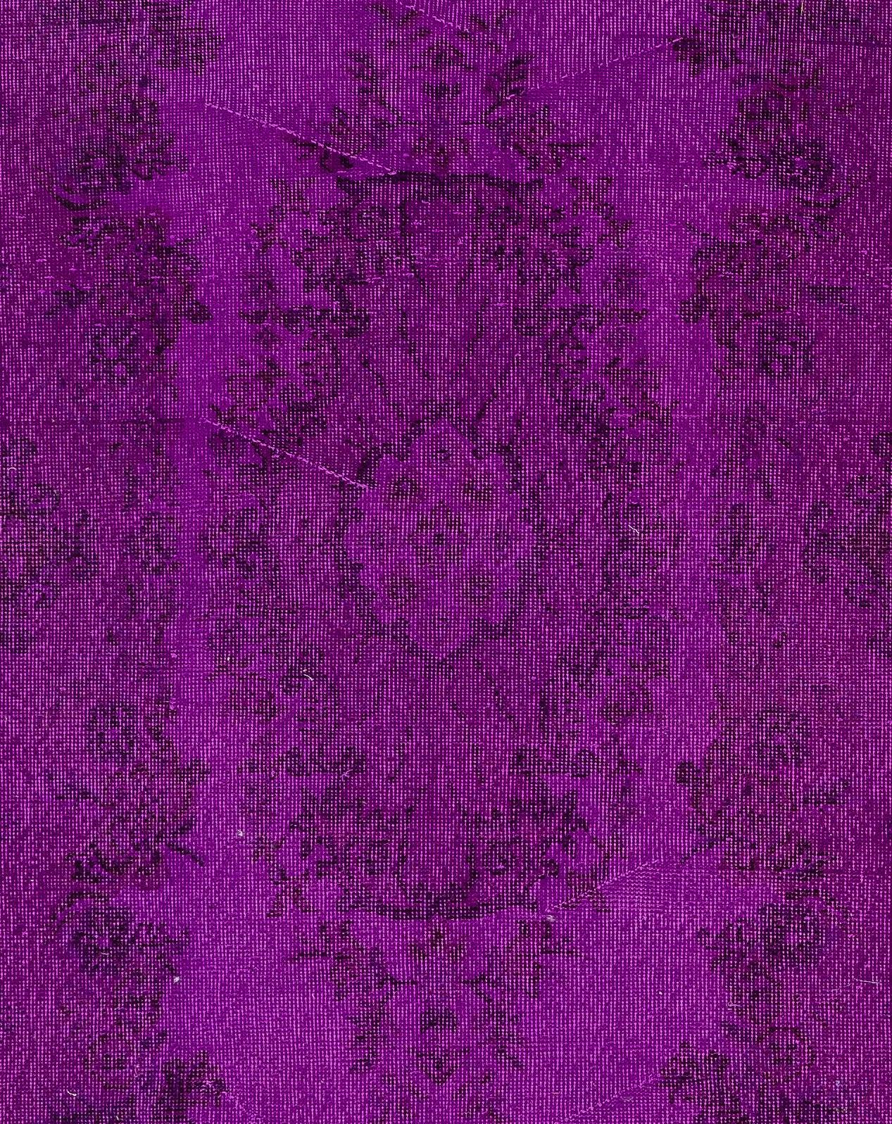 4x7 Ft Handgefertigter türkischer Vintage-Akzentteppich in lila Farbe für moderne Inneneinrichtung (Türkisch) im Angebot