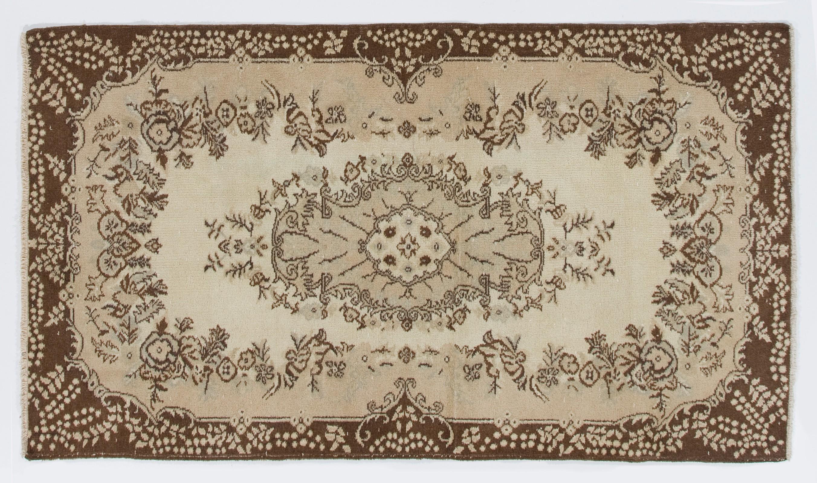 Hand-Knotted 4x7 ft Mid-20th Century Handmade Anatolian Accent Rug, Ideal for Home and Office For Sale