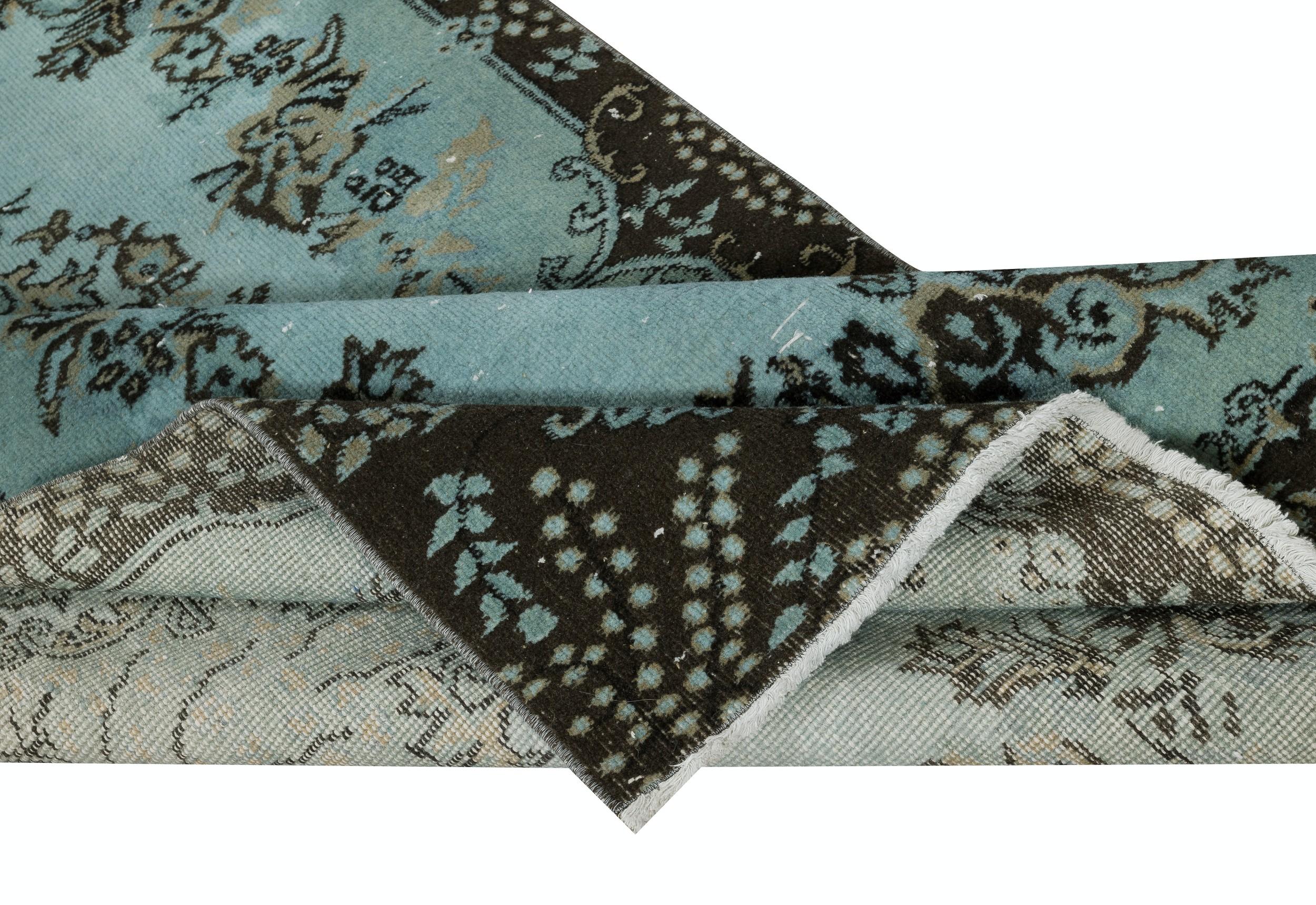 4x7 Ft Moderner handgefertigter blauer, farbiger türkischer Wollteppich mit Medaillon-Design (Türkisch) im Angebot