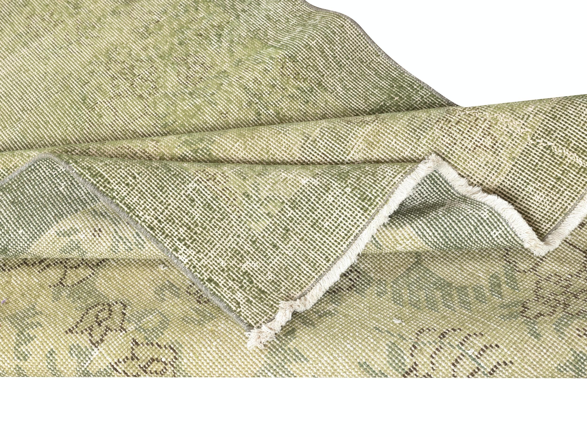 4x7 Ft Overdyed Teppich aus Wolle in Hellgrün in Hellgrün. Handgeknüpft in der Türkei (Moderne) im Angebot