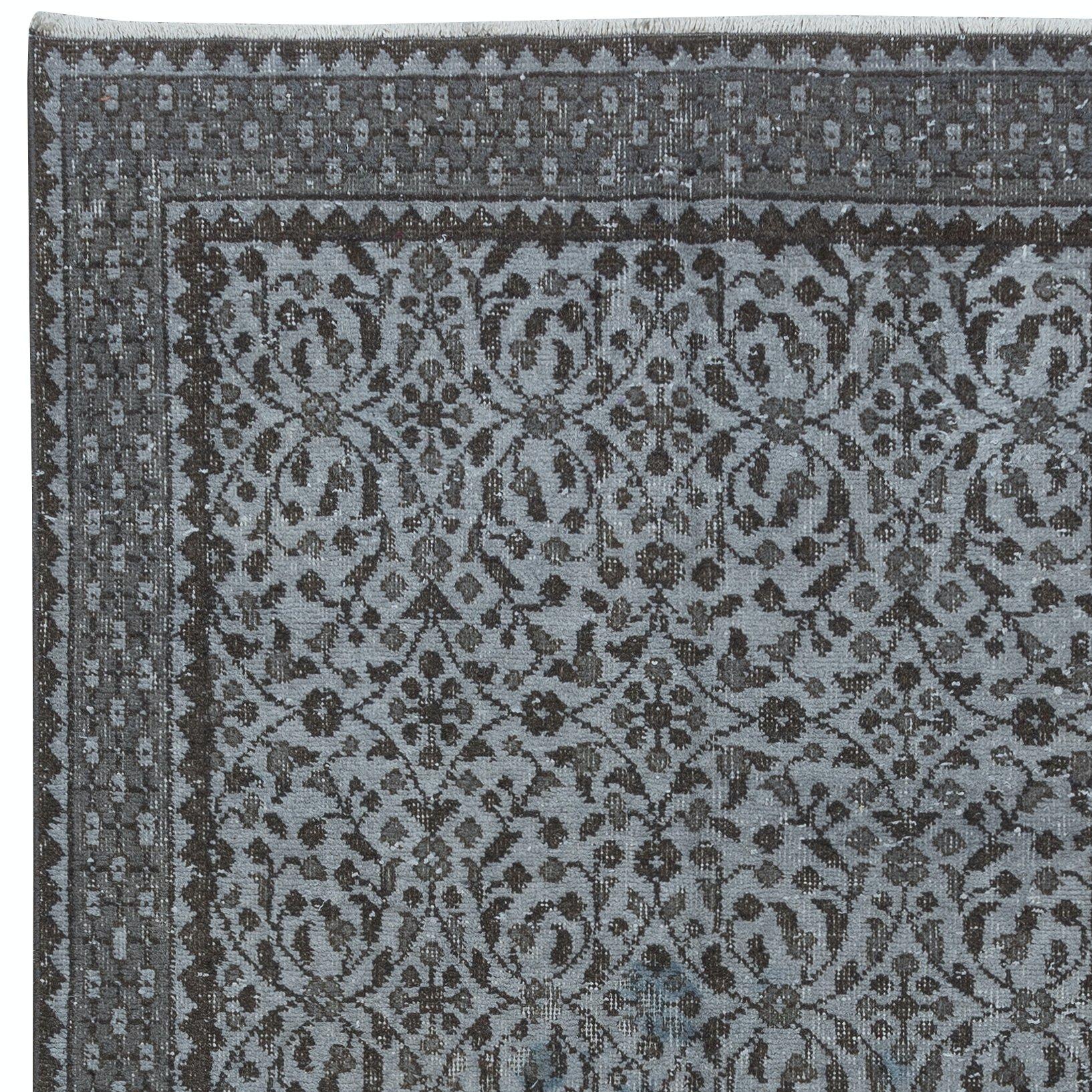 Moderno Tappeto a mano di piccole dimensioni 4x7 Ft con disegno botanico e sfondo grigio dalla Turchia in vendita