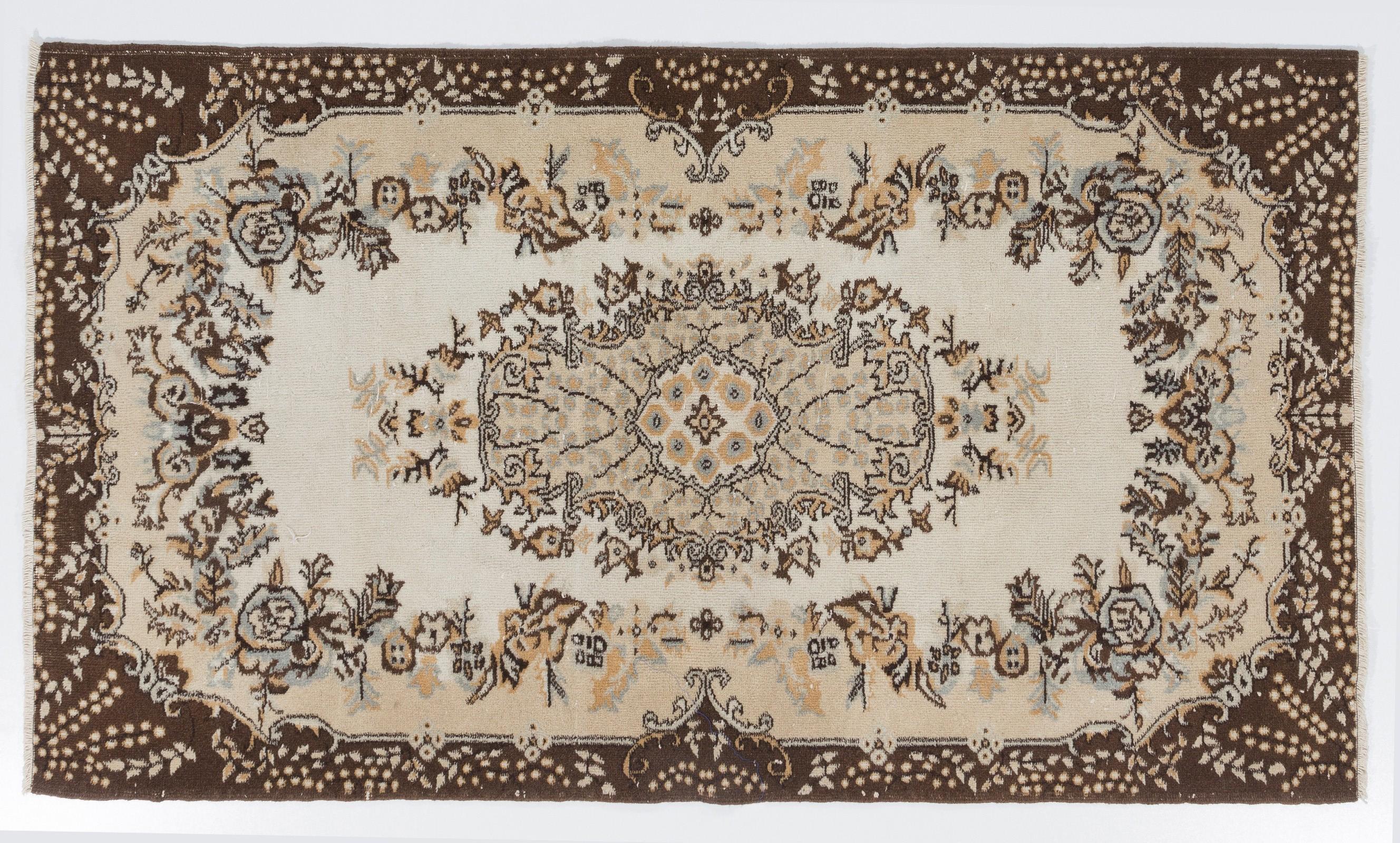 20th Century 4x7 ft Hand-Knotted Vintage Turkish Accent Rug with Floral Medallion Design For Sale
