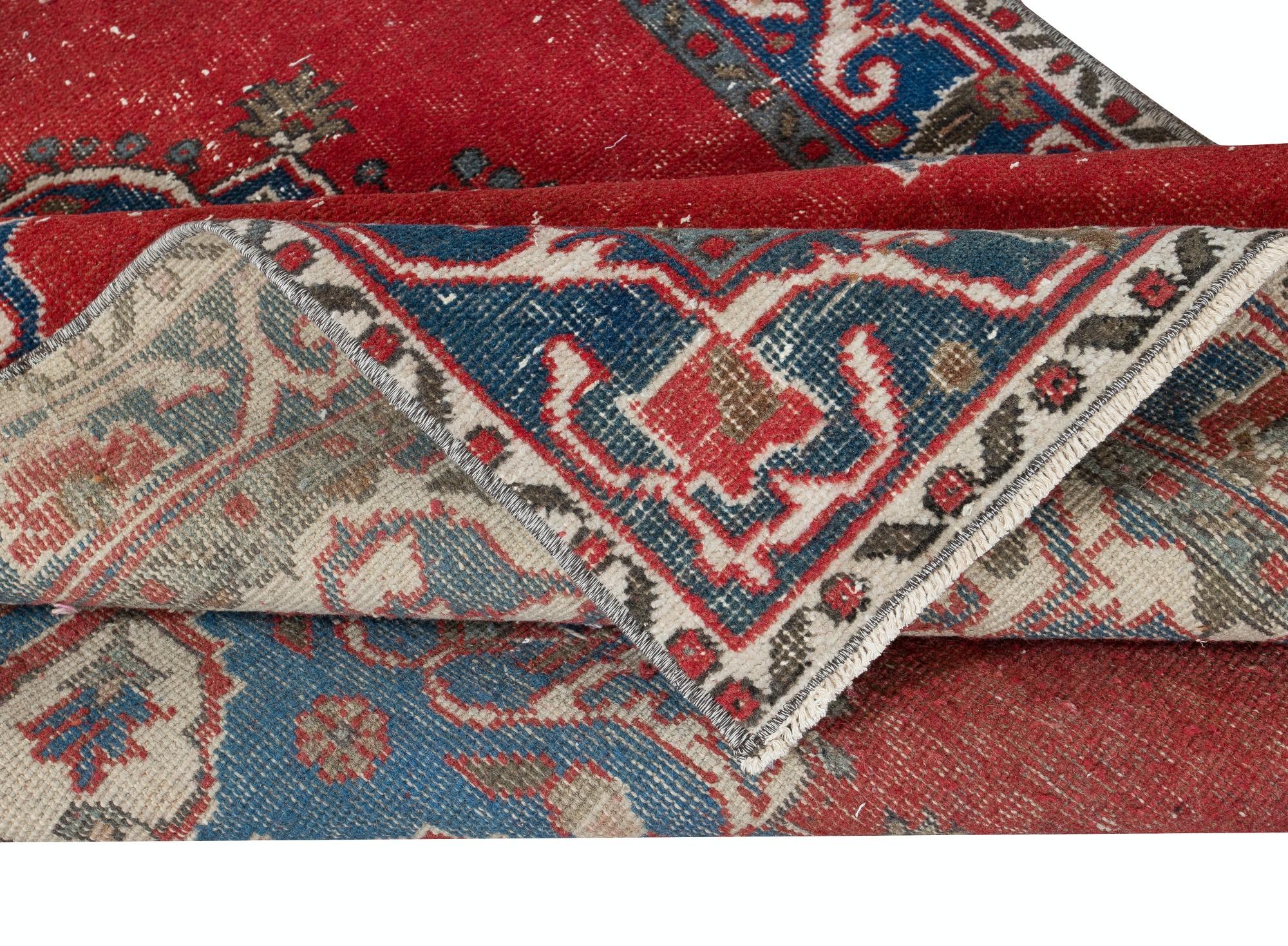 Turc 4x7 Ft Traditional Handmade Vintage Anatolian Tribal Accent Rug, 100% Wool en vente