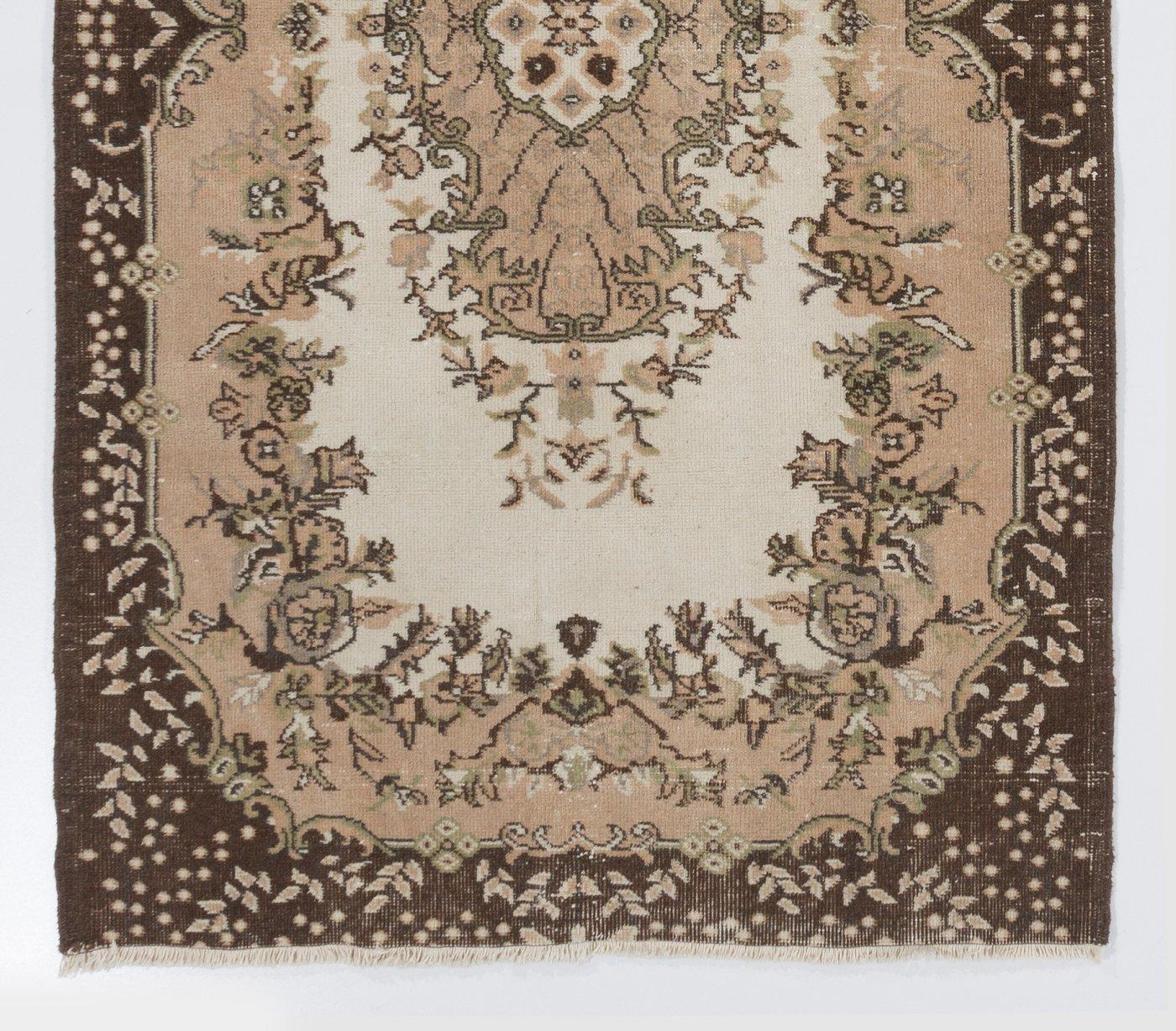 Oushak 4x7 ft Vintage Hand-Knotted Turkish Accent Rug with Floral Medallion Design For Sale